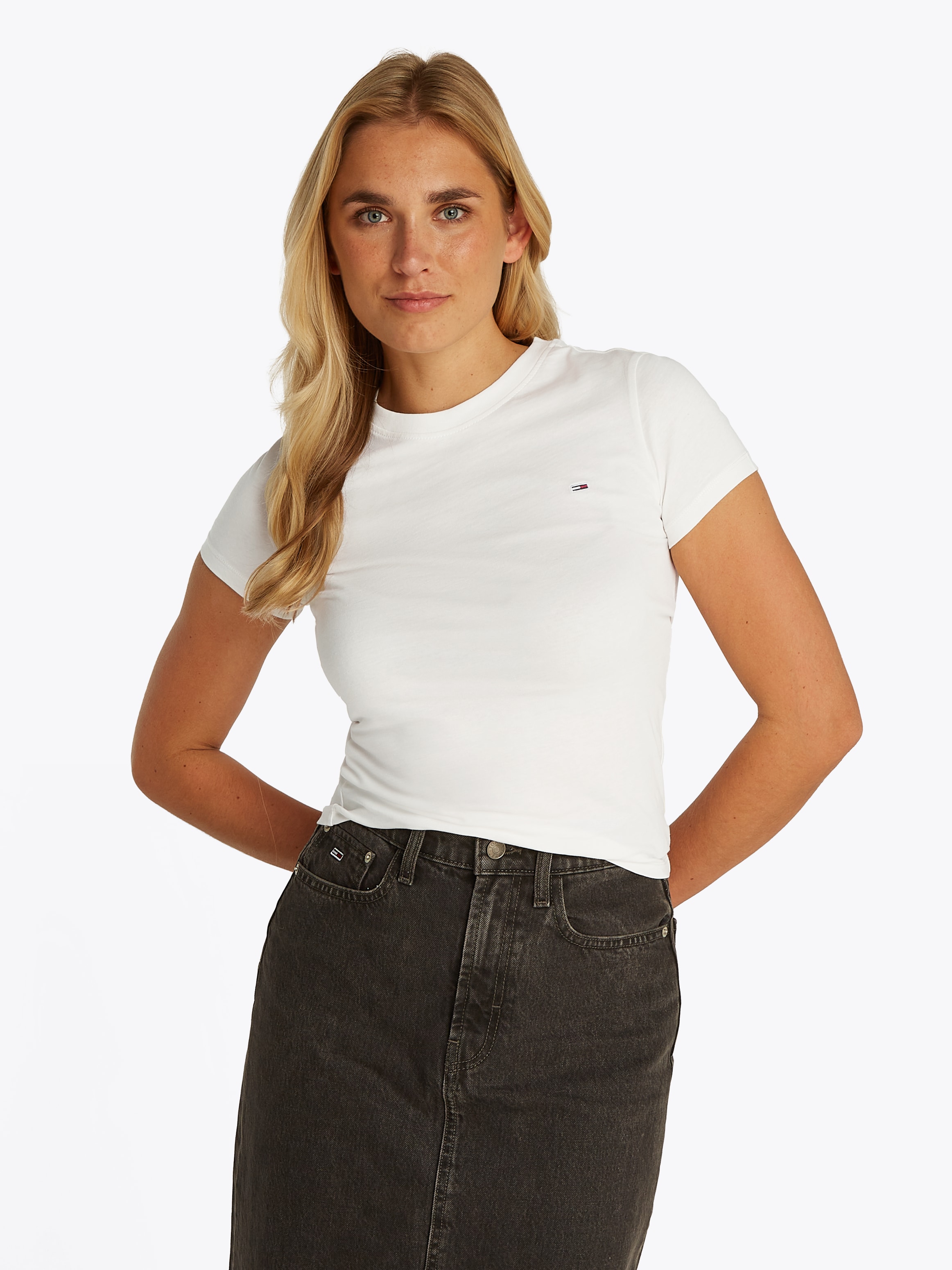 Tommy Jeans T-Shirt »TJW SLIM C-NECK TEE«, mit Logo-Stickerei