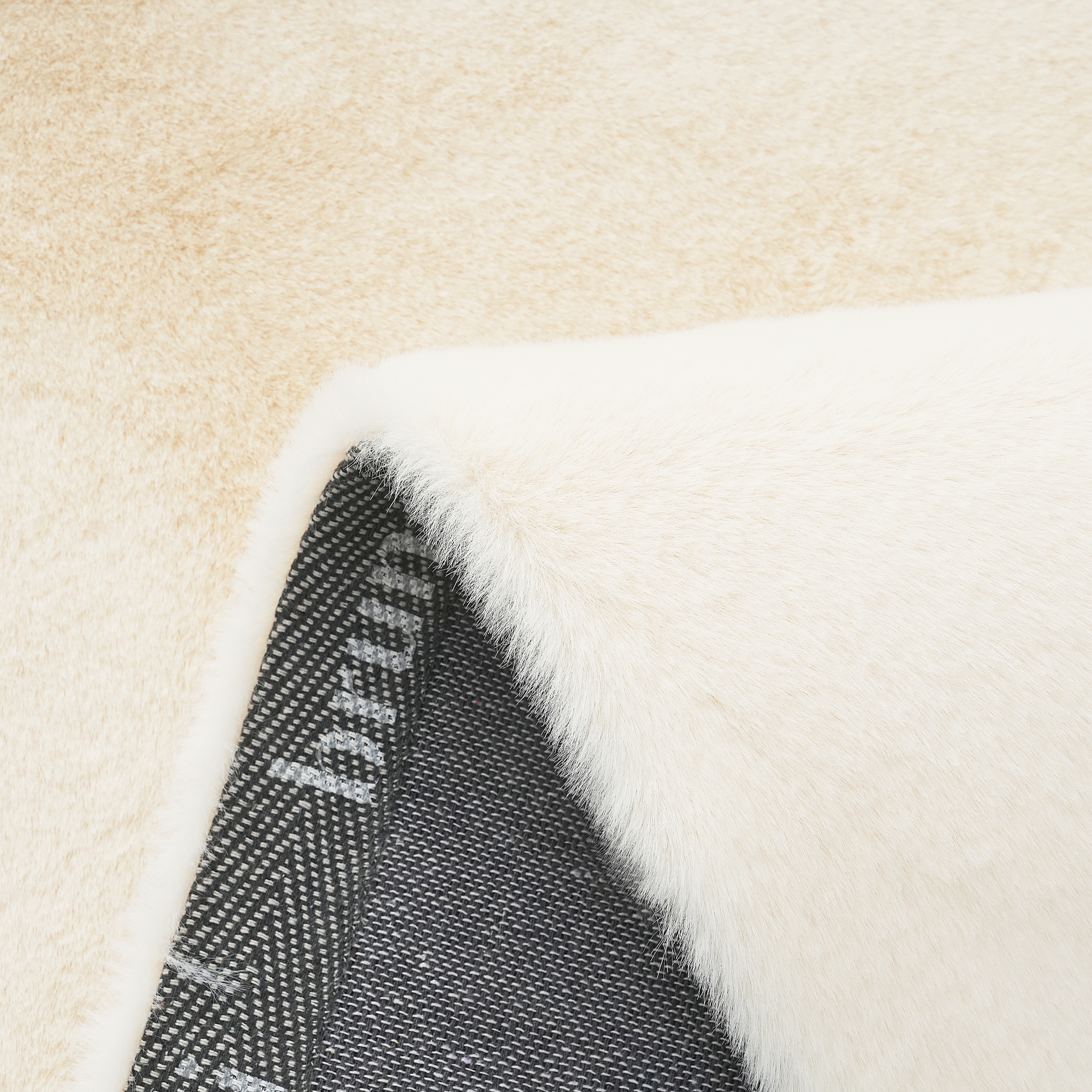 Bruno Banani Fellteppich »Rabbit 2, Kunstfell Teppich, Modern« rechteckig 25 mm Höhe Kaninchenfell-Haptik, sehr weich, Wohnzimmer, Schlafzimmer, Esszimmer