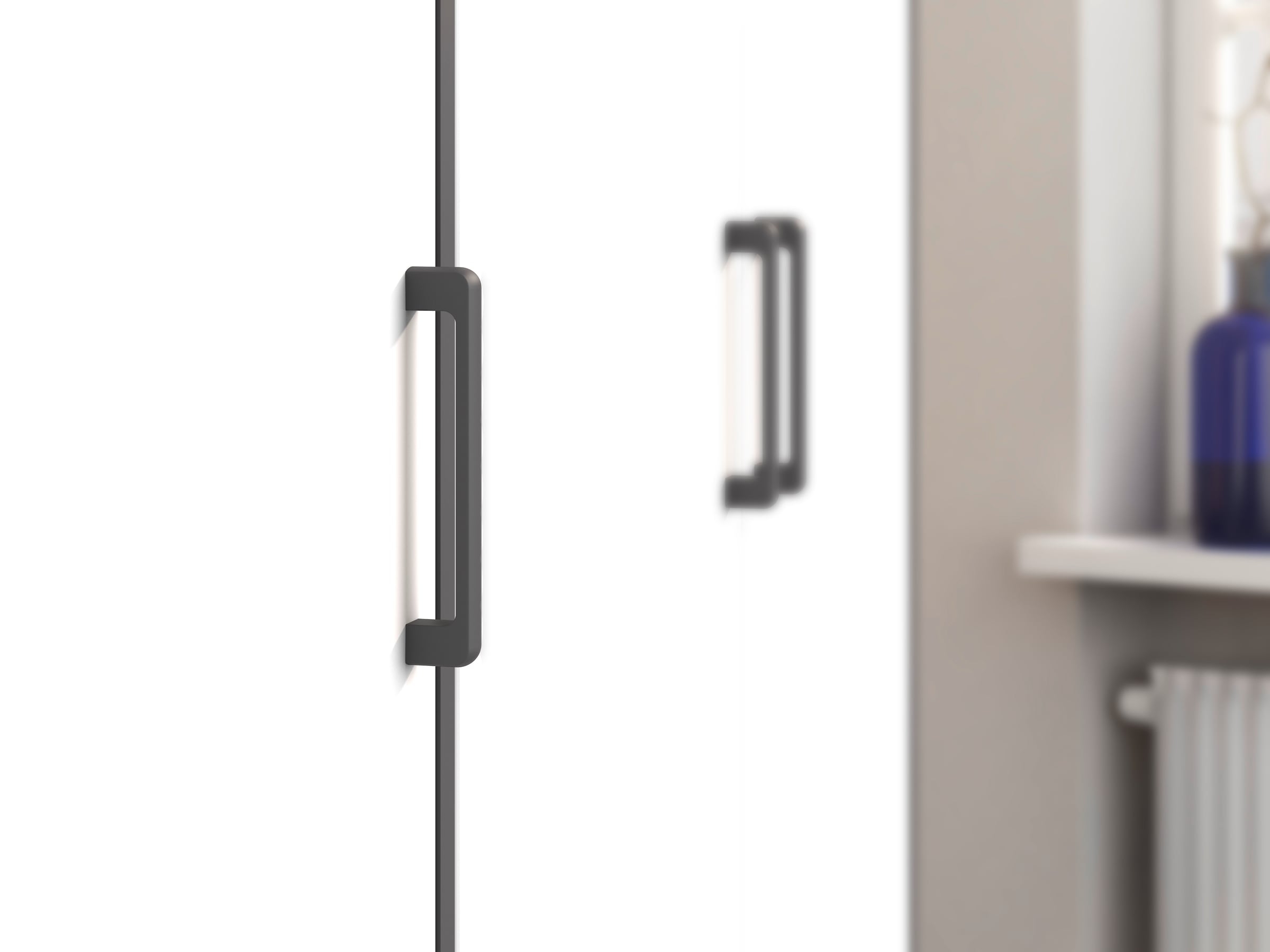 rauch Drehtürenschrank »Kleiderschrank Schrank Garderobe Wäscheschrank VOYAGER«, (in 3 verschiedenen Ausstattungen BASIC/CLASSIC/PREMIUM), moderne Griffe in Graumetallic mit Außenschubkästen MADE IN GERMANY