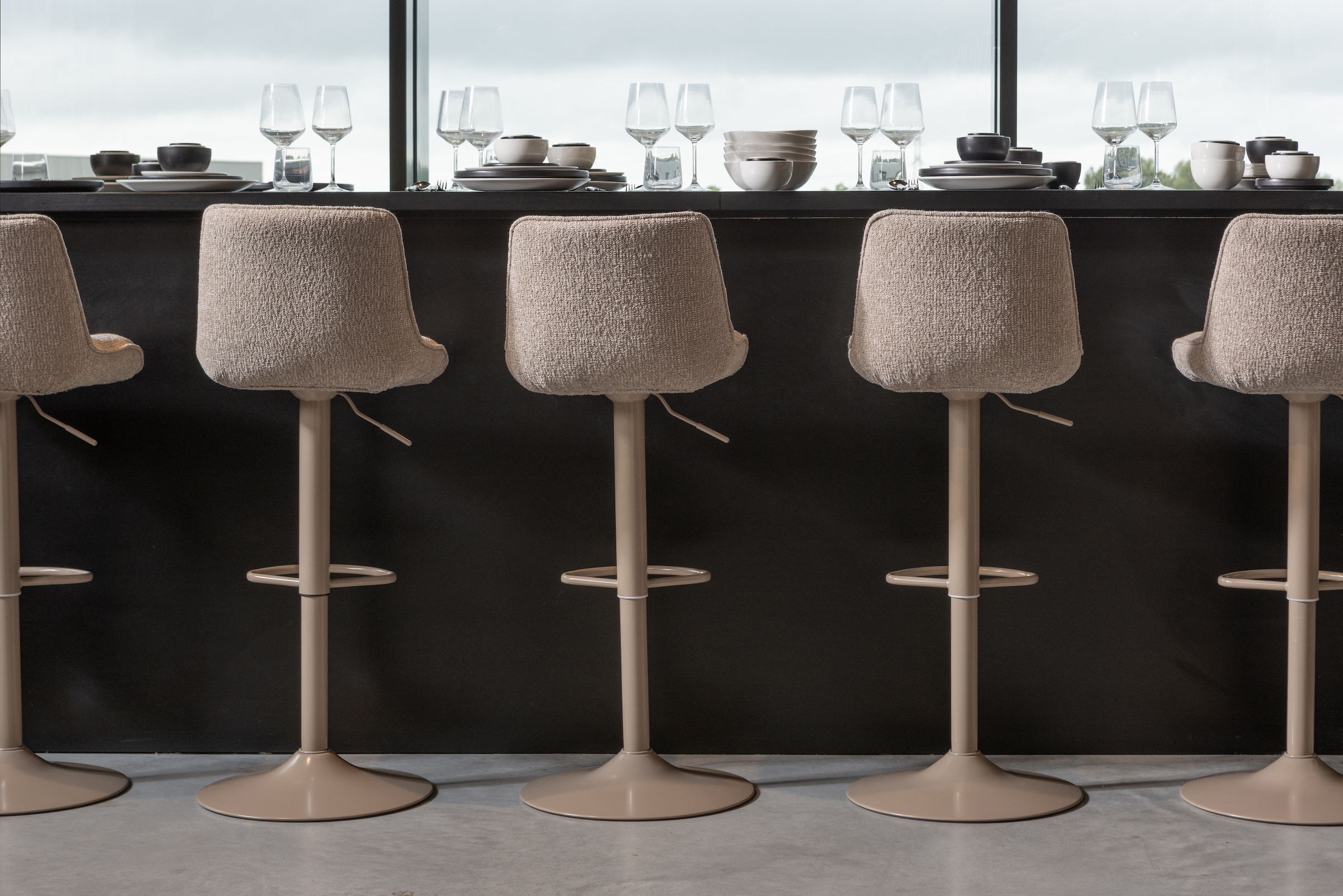 WOOOD Barhocker »Marten höhenverstellbar und drehbar mit Metallgestell 45 x 50 x 110 cm« Gewebter Bezug, Sehr hohe Verschleißfestigkeit, Tragkraft 120 kg