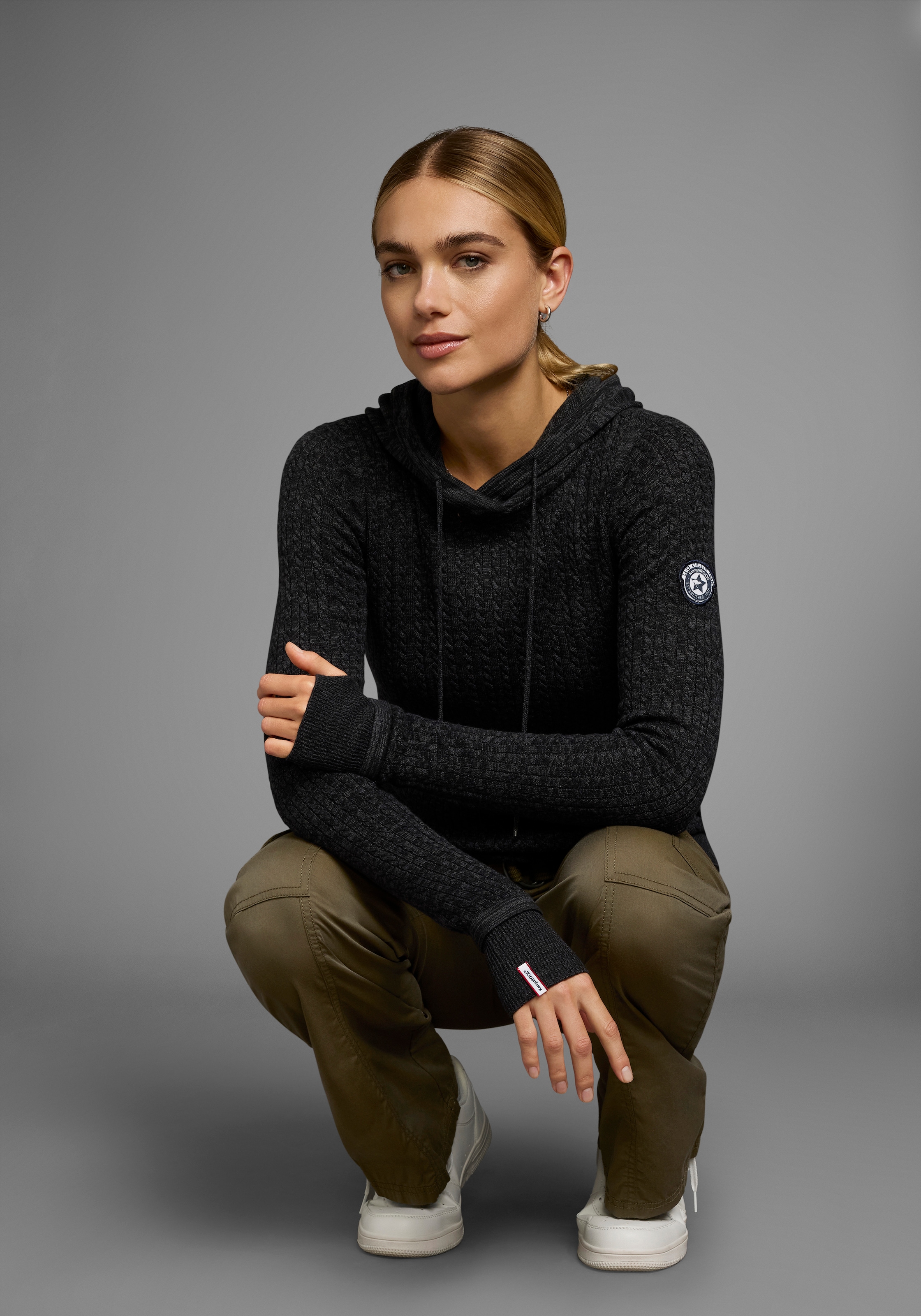 KangaROOS Kapuzenpullover, im feinen Zopf-Strick-Design