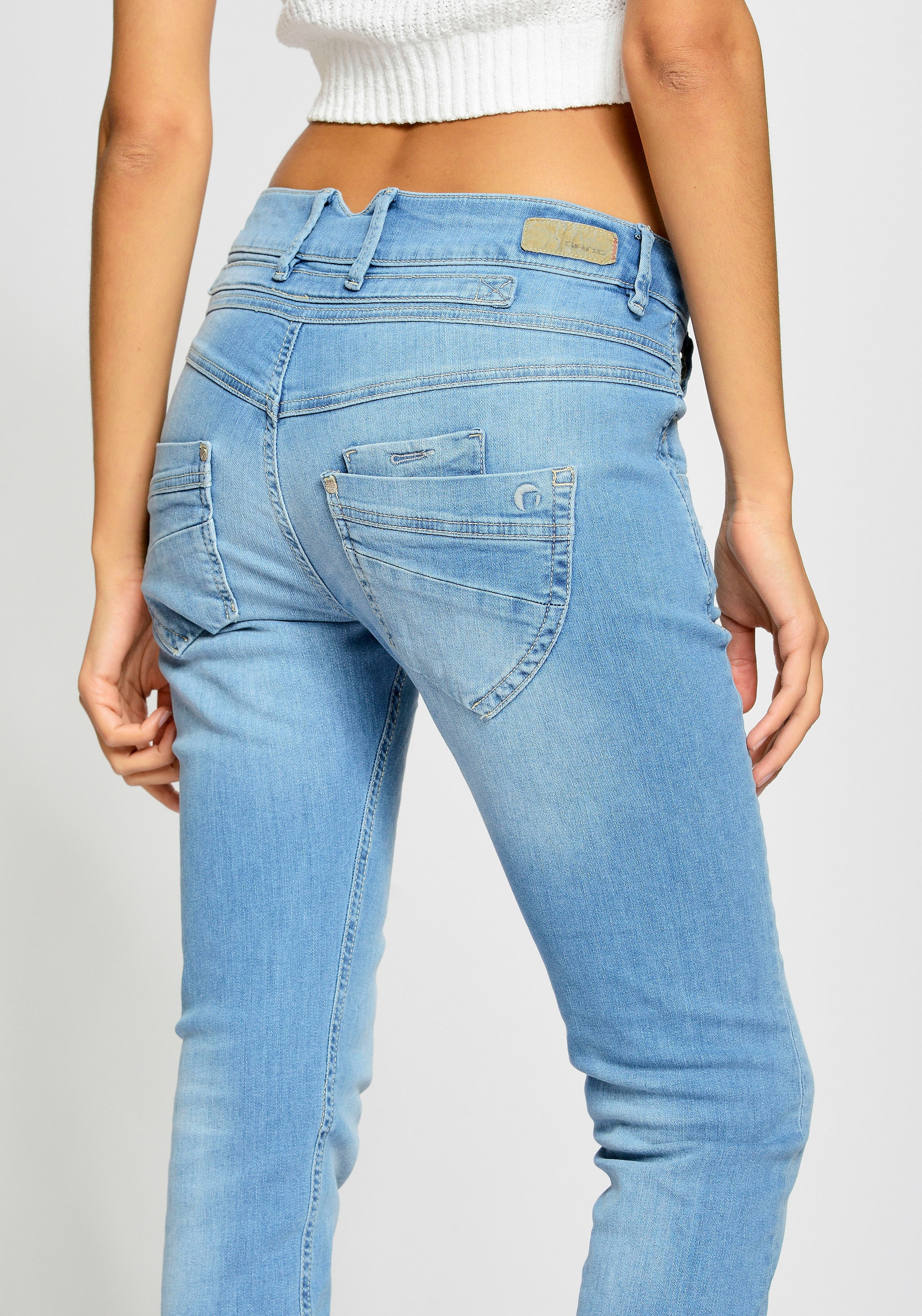 GANG Relax-fit-Jeans »94MARGE«, mit besonderem 4-Knopf-Verschluss für  bestellen | BAUR