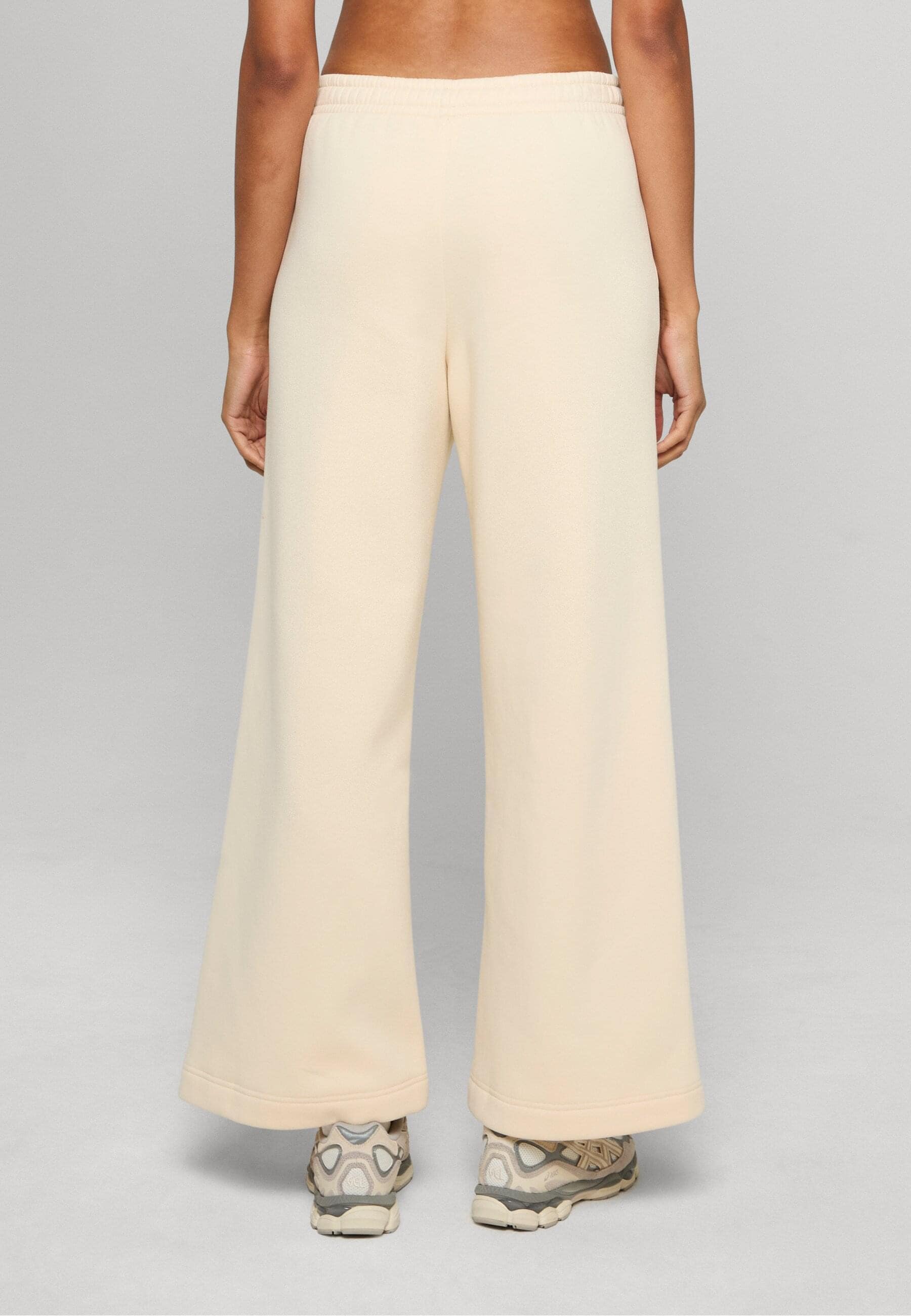 URBAN CLASSICS Jogginghose »Urban Classics Ladies Fluffy Wideleg Trackpants«