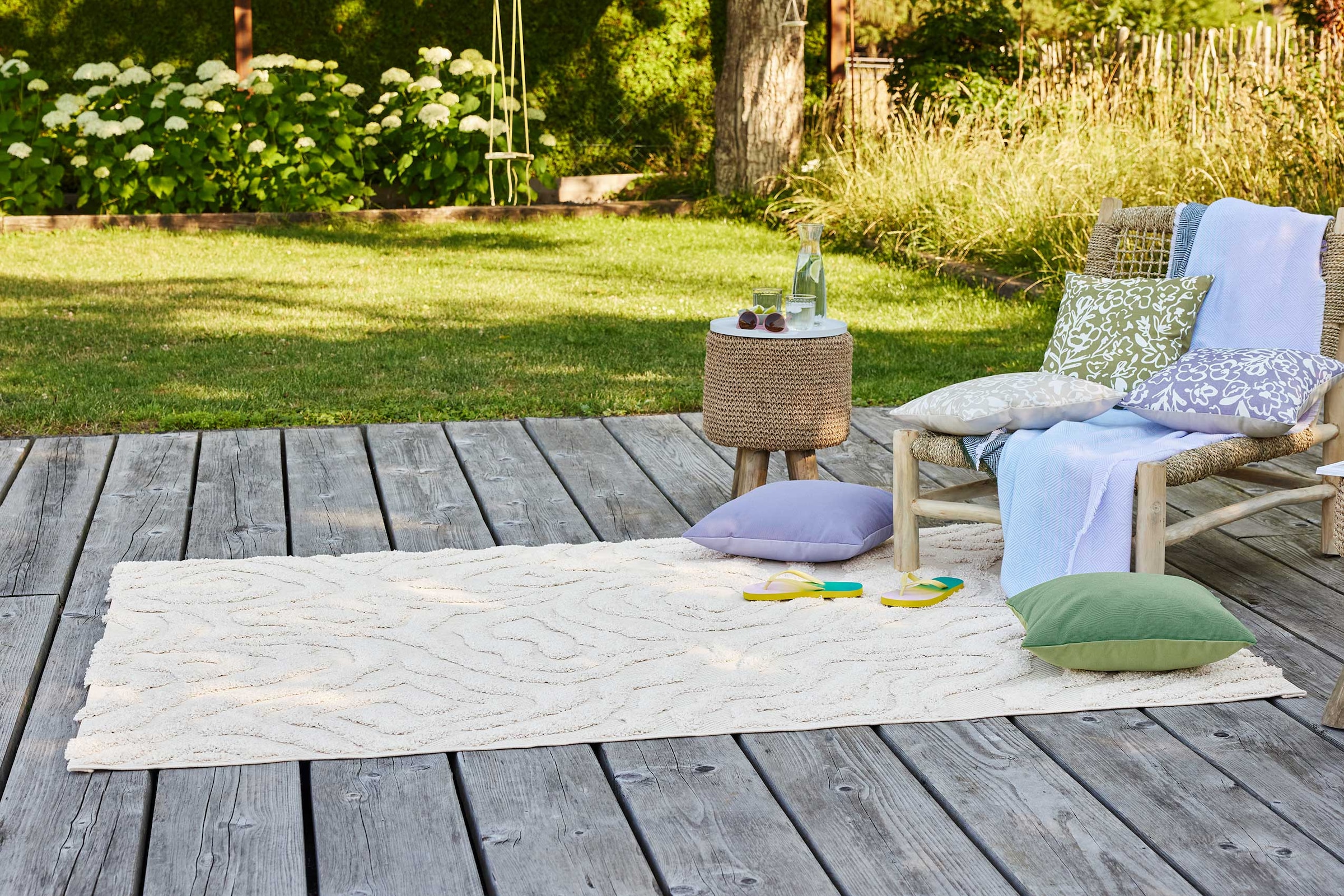 Esprit Outdoorteppich »Soul Jack,  ESP-54230«, rechteckig, 4 mm Höhe, Hoch-Tief-Effekt, florale Struktur, modern, robust, Terrasse, Küche
