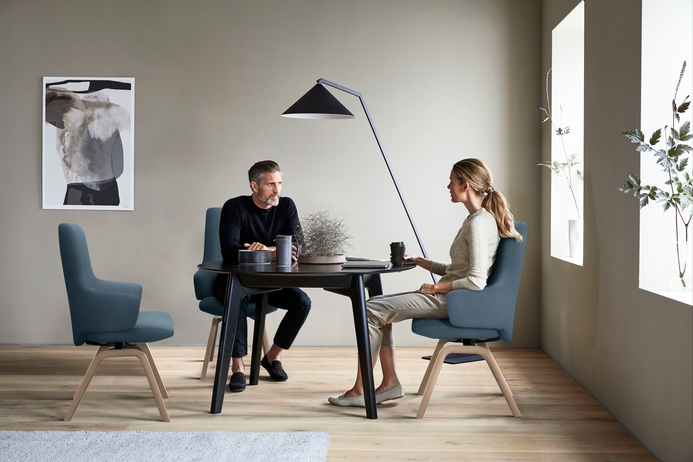 Stressless® Polsterstuhl »Laurel«, Microfaser DINAMICA, High Back mit Armlehne, Größe L, schräggestellte Beine in Walnuss