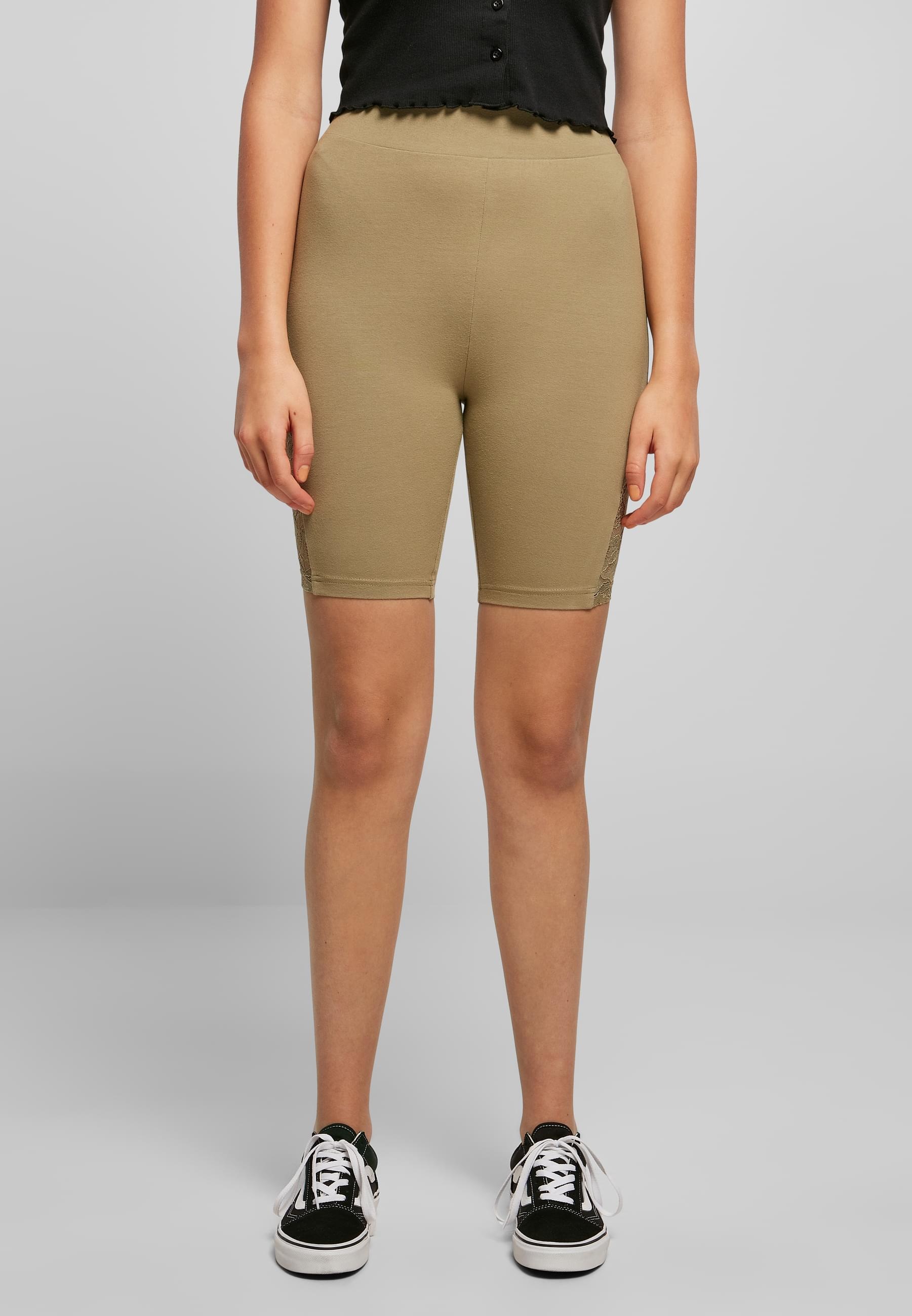 URBAN CLASSICS Radlerhose »Urban Classics Damen Ladies High Waist Lace Inset Cycle Shorts«, (1 tlg.)