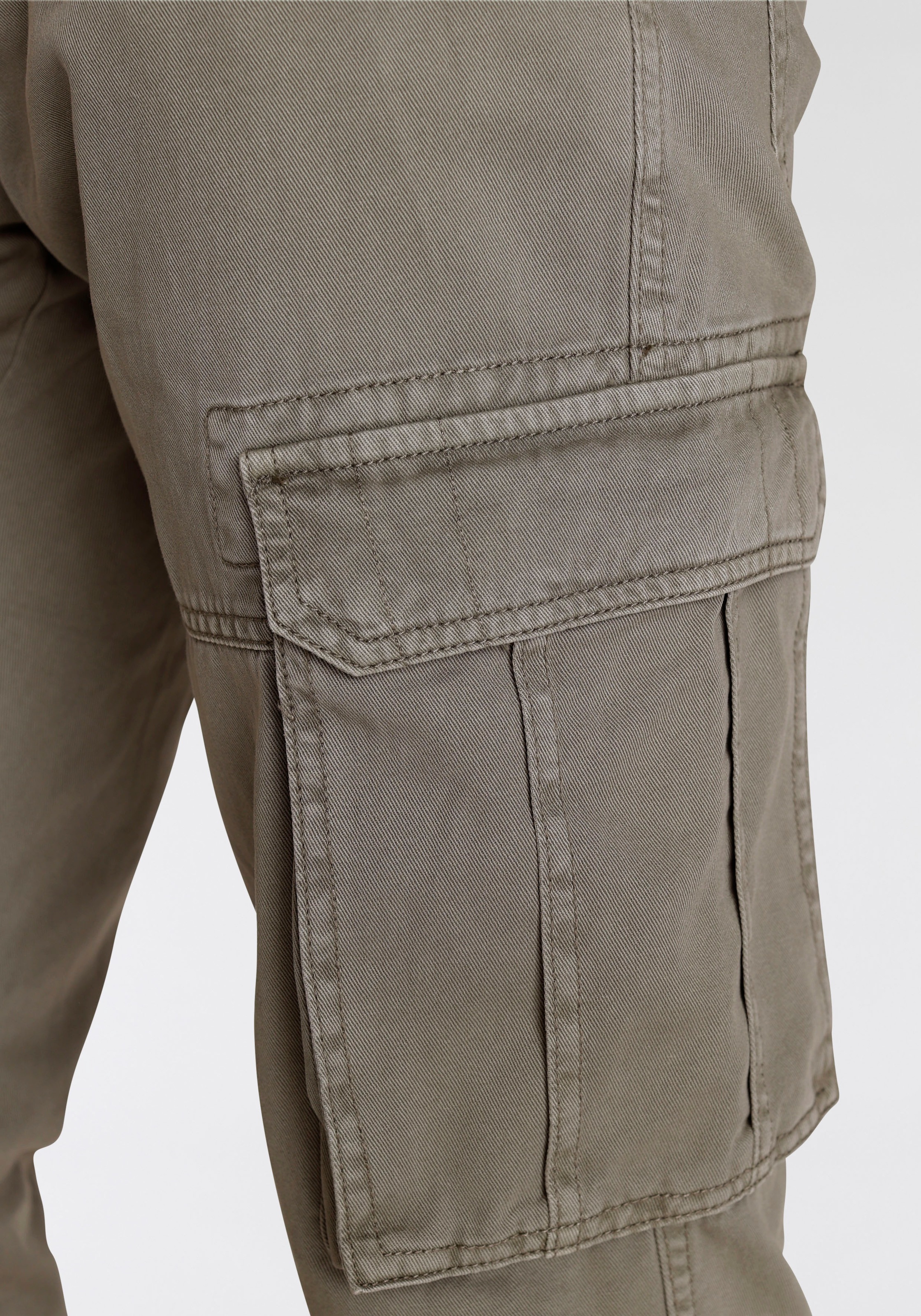 Man's World Cargohose, mit aufgesetzten Taschen