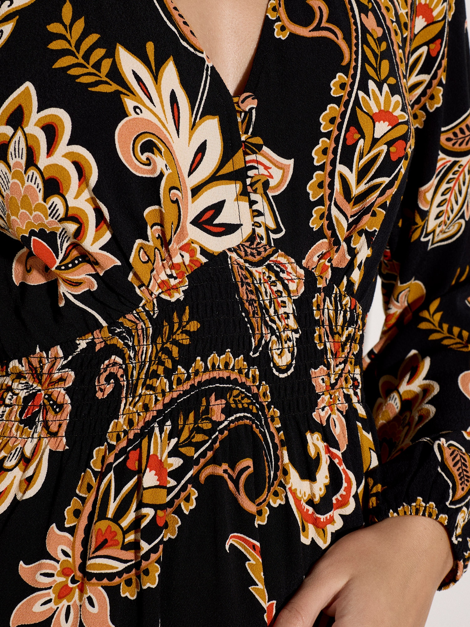 Apricot Midikleid »Wadenlanges Kleid mit Blumen« mit Smokdetails
