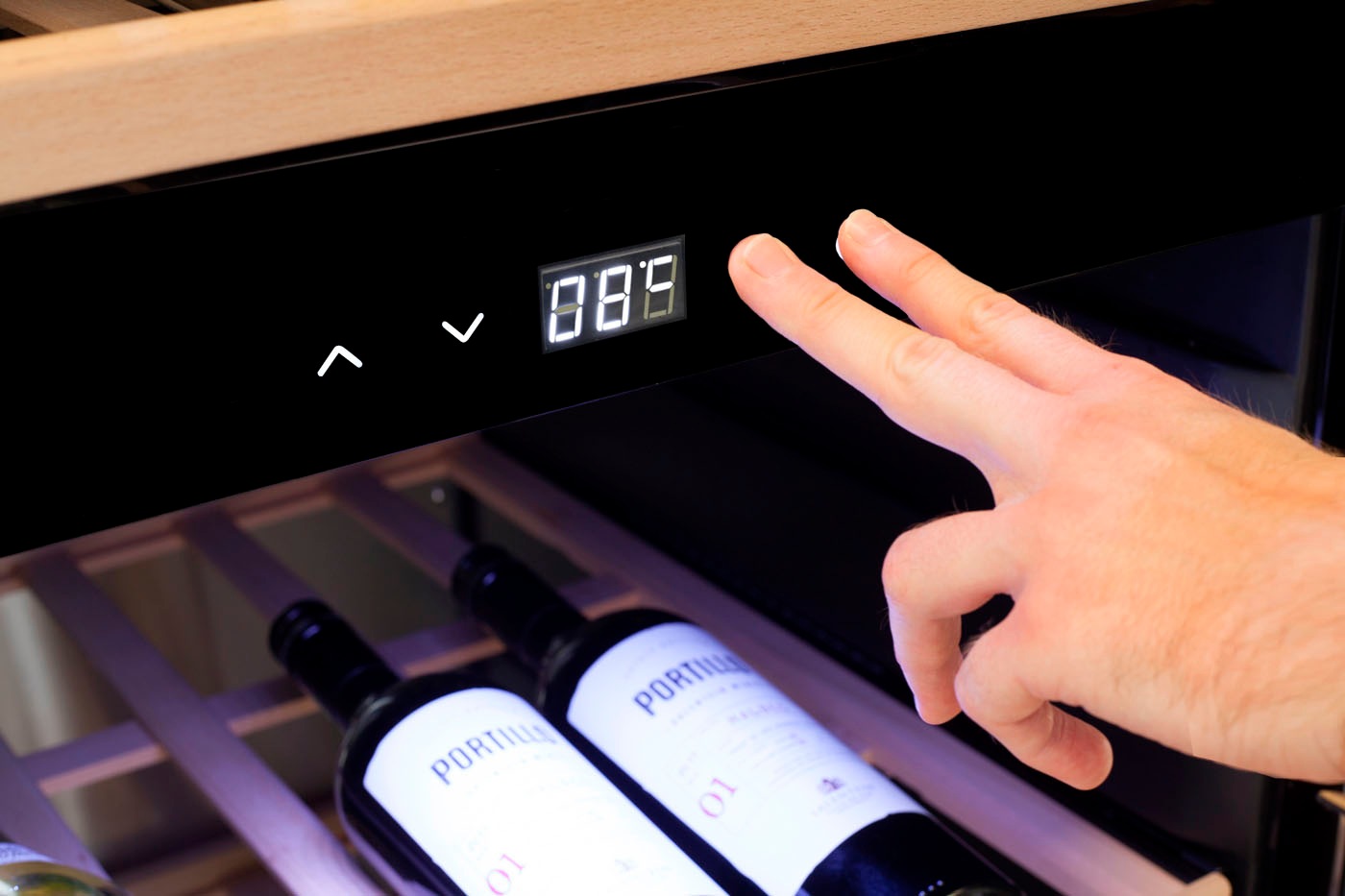Caso "718" für 24 Standardflaschen á 075l WineExclusive 24 Smart günstig online kaufen