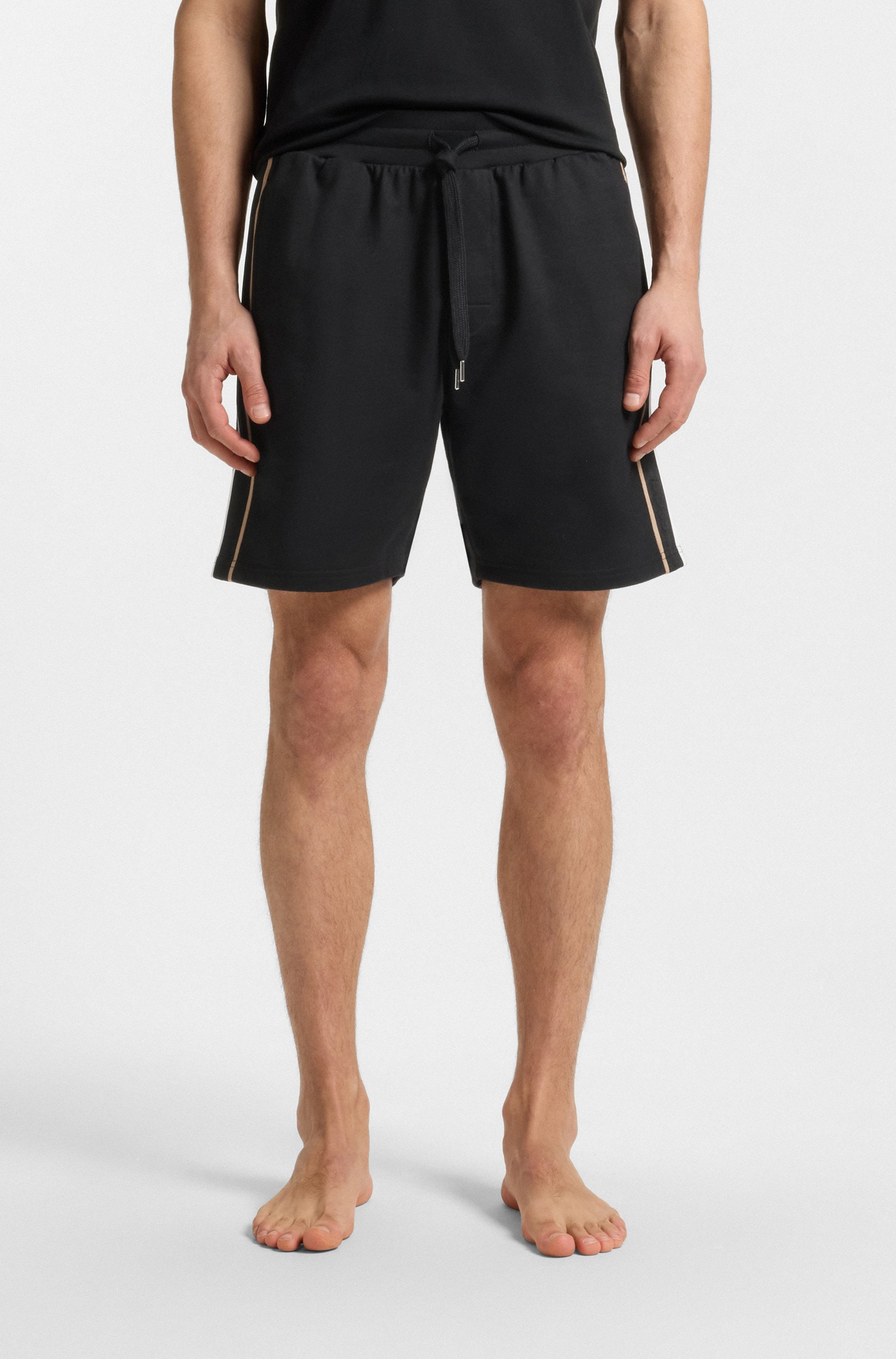 BOSS Sweatshorts "ICONIC", mit Tunnelzug und Tape-Details günstig online kaufen
