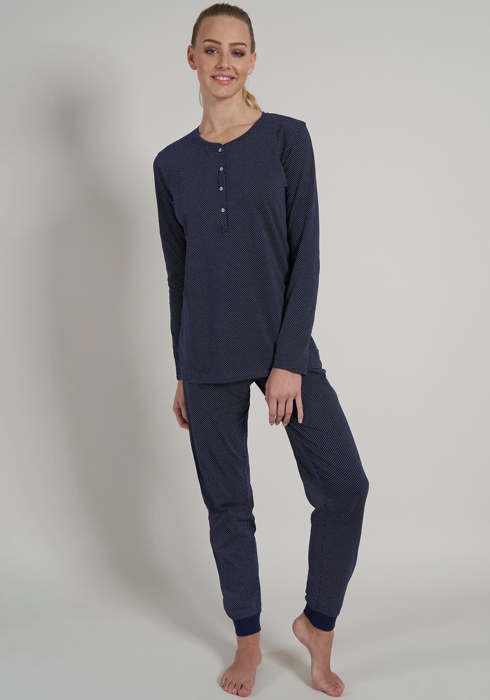 GÖTZBURG Pyjama, (2 tlg.), mit angenehmen Material für jede Nacht