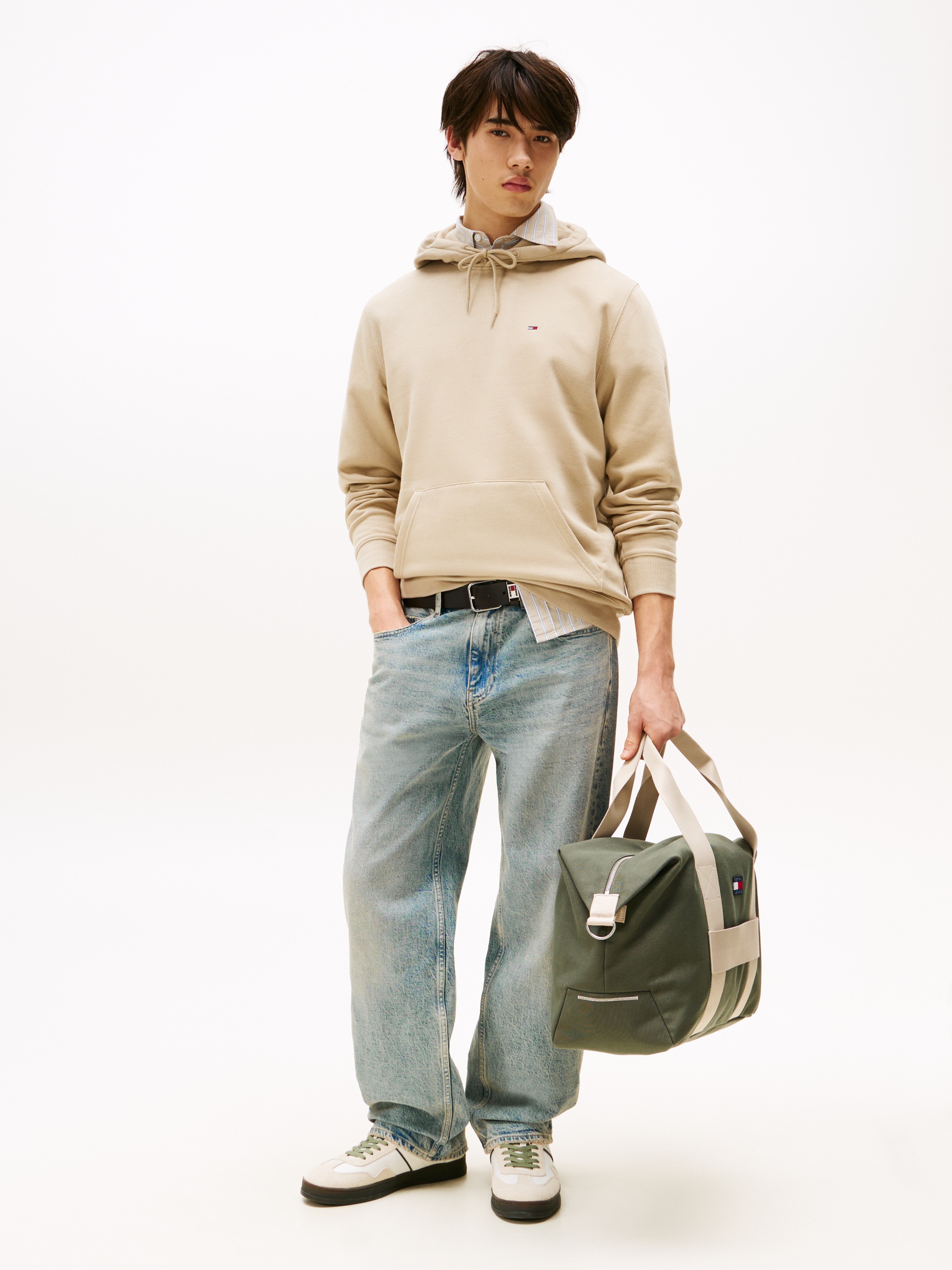 Tommy Jeans Hoodie "TJM REGULAR FLAG", mit bestickten Markenlogo auf Brusth günstig online kaufen