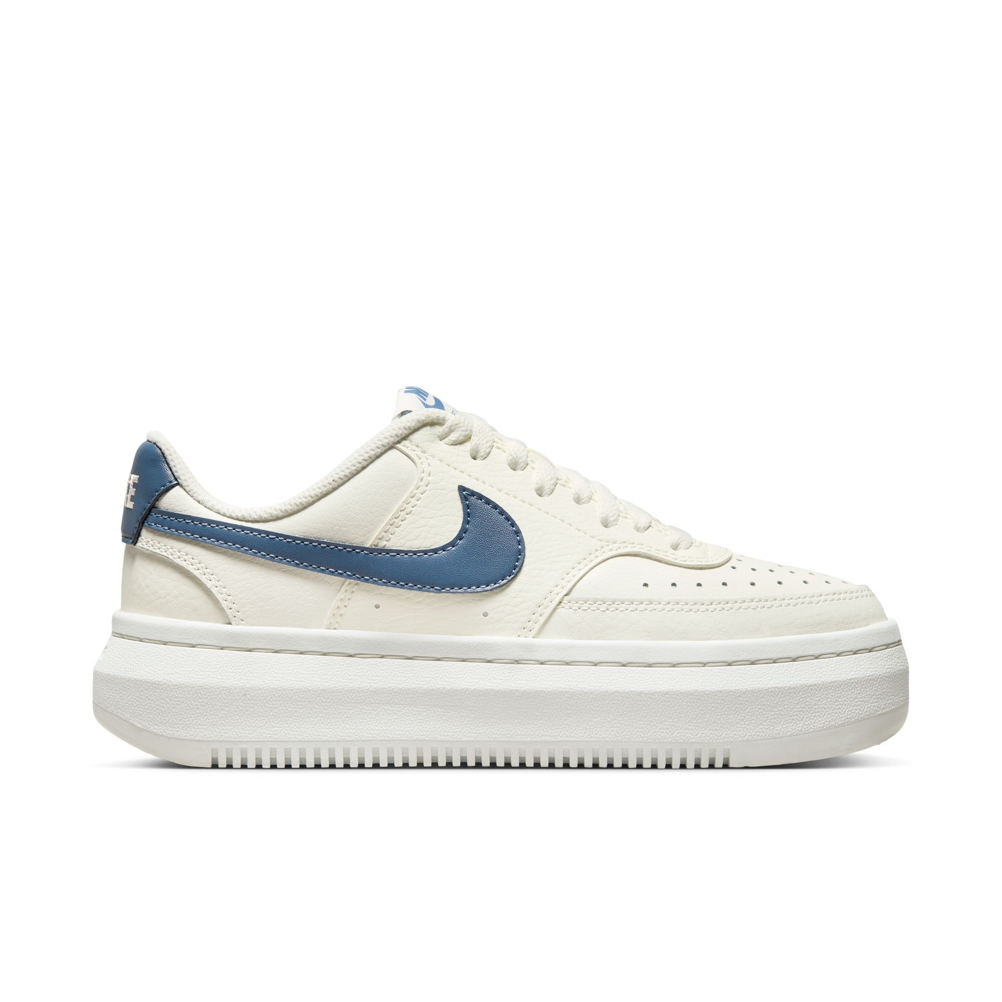 Nike Sportswear Sneaker »COURT VISION ALTA«, Design auf den Spuren des Air Force 1