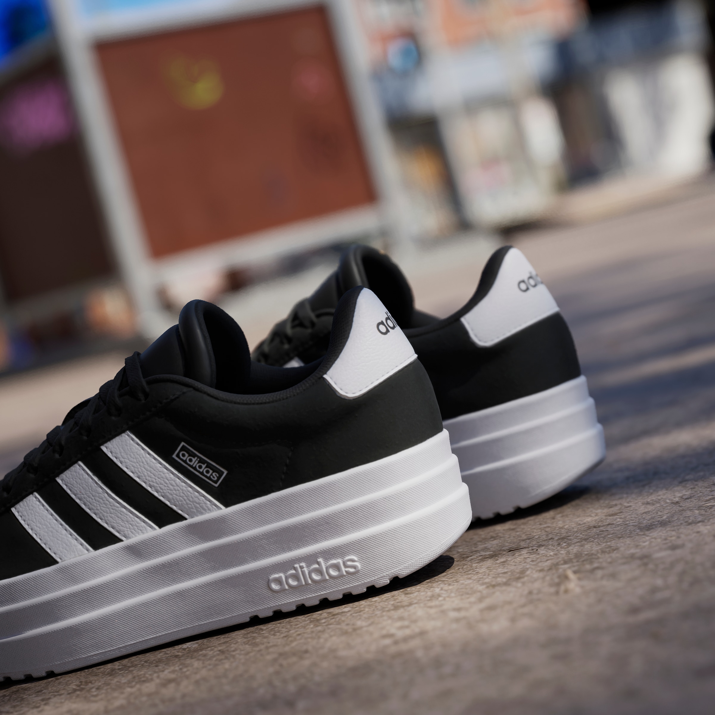 adidas Sportswear Sneaker »VL COURT BOLD LIFESTYLE KIDS«, Design auf den Spuren des adidas Gazelle Bold