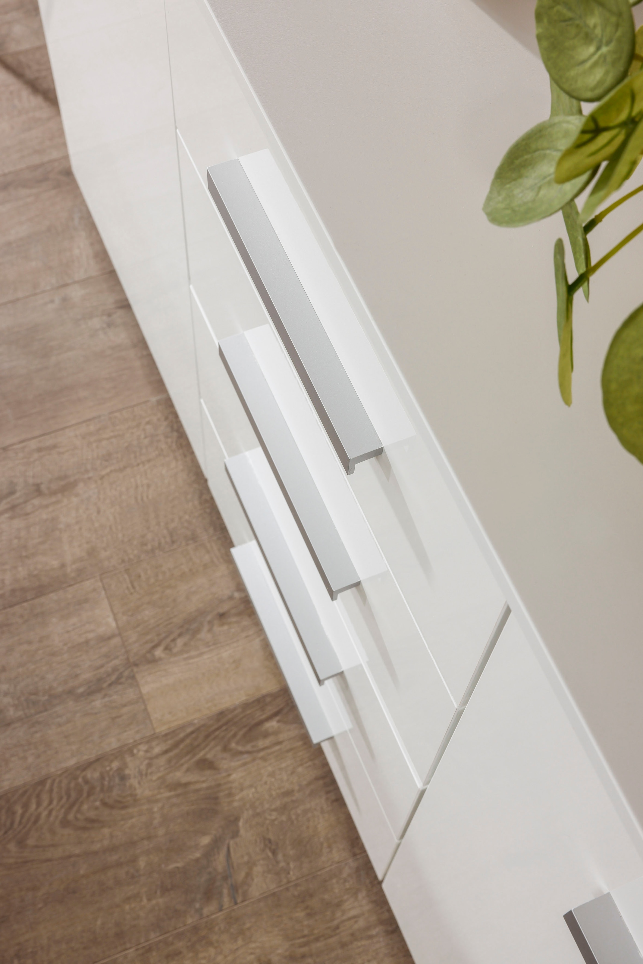 rauch Schubkastenkommode »Sideboard Kommode Kombikommode KOLUNA mit Hochglanzfront«, (Breite 120 cm inkl. Soft-Close-Funktion), vier große Schubladen, mit insgesamt 4 Einlegeböden MADE IN GERMANY