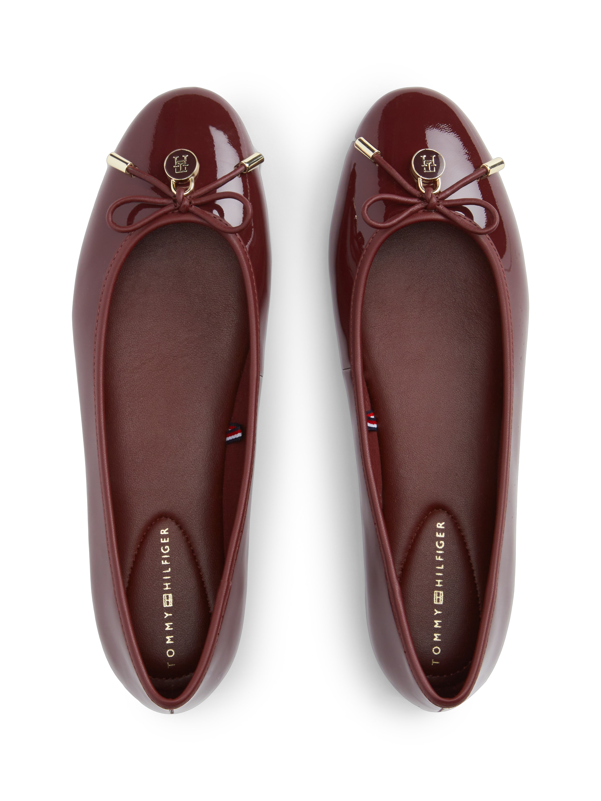 Tommy Hilfiger Ballerina »TH CHARM PATENT BALLERINA«  Businessschuh, Schlupfschuh mit goldfarbenem TH-Schmuckelement