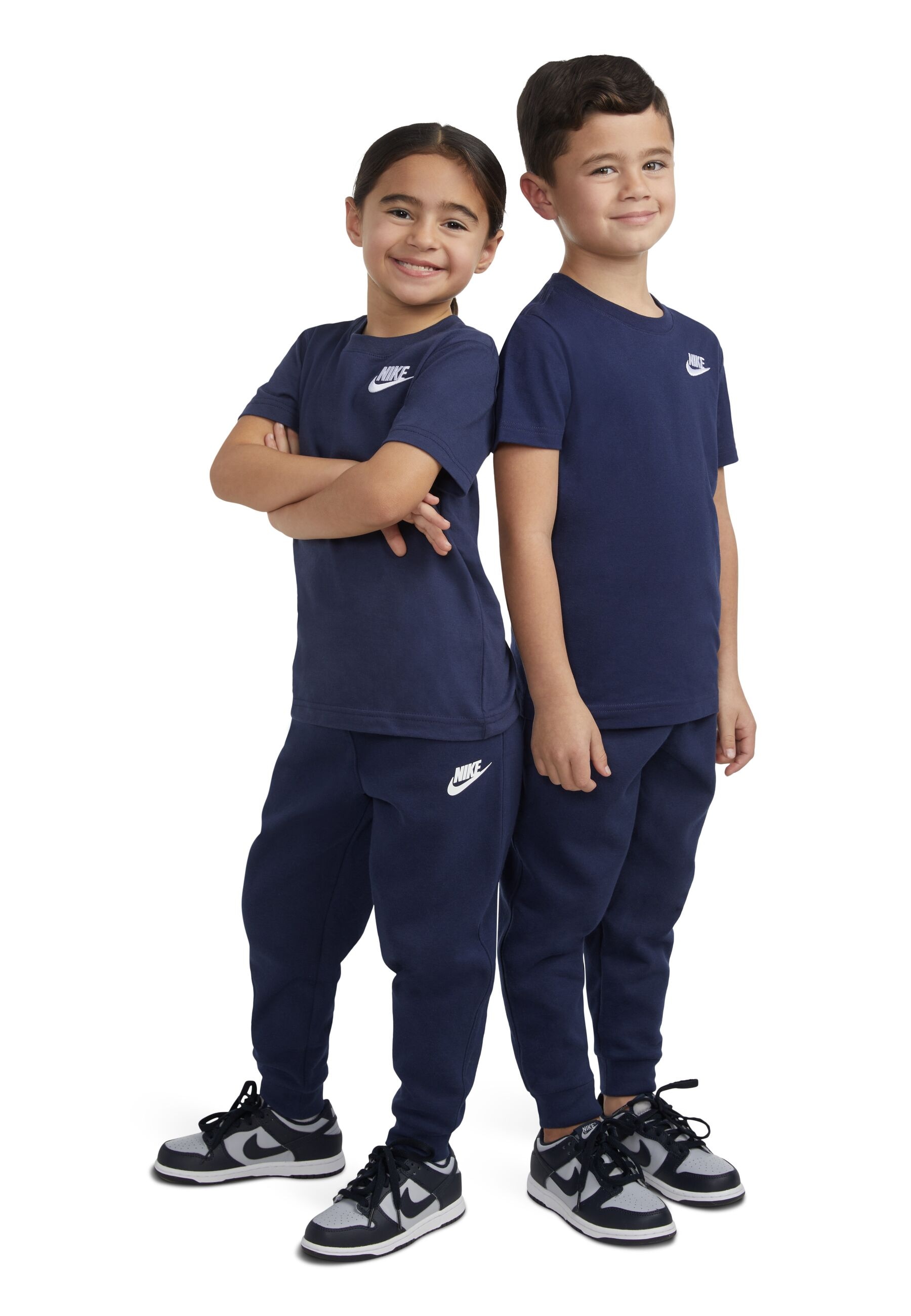 Nike Sportswear T-Shirt »NKN NSW EMBROID FUTURA TEE«, (1 tlg.), für Kinder