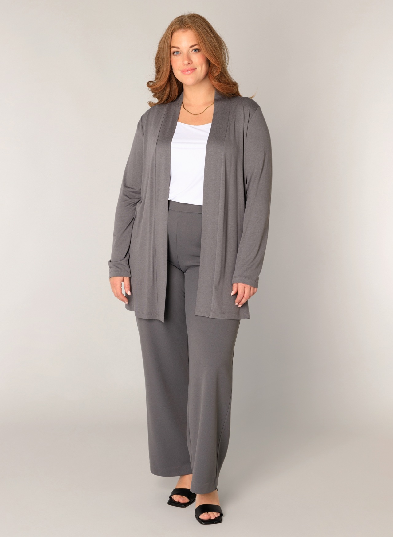 Thumbnail - Base Level Curvy Strickjacke "Ayla" im verschlusslosen Design