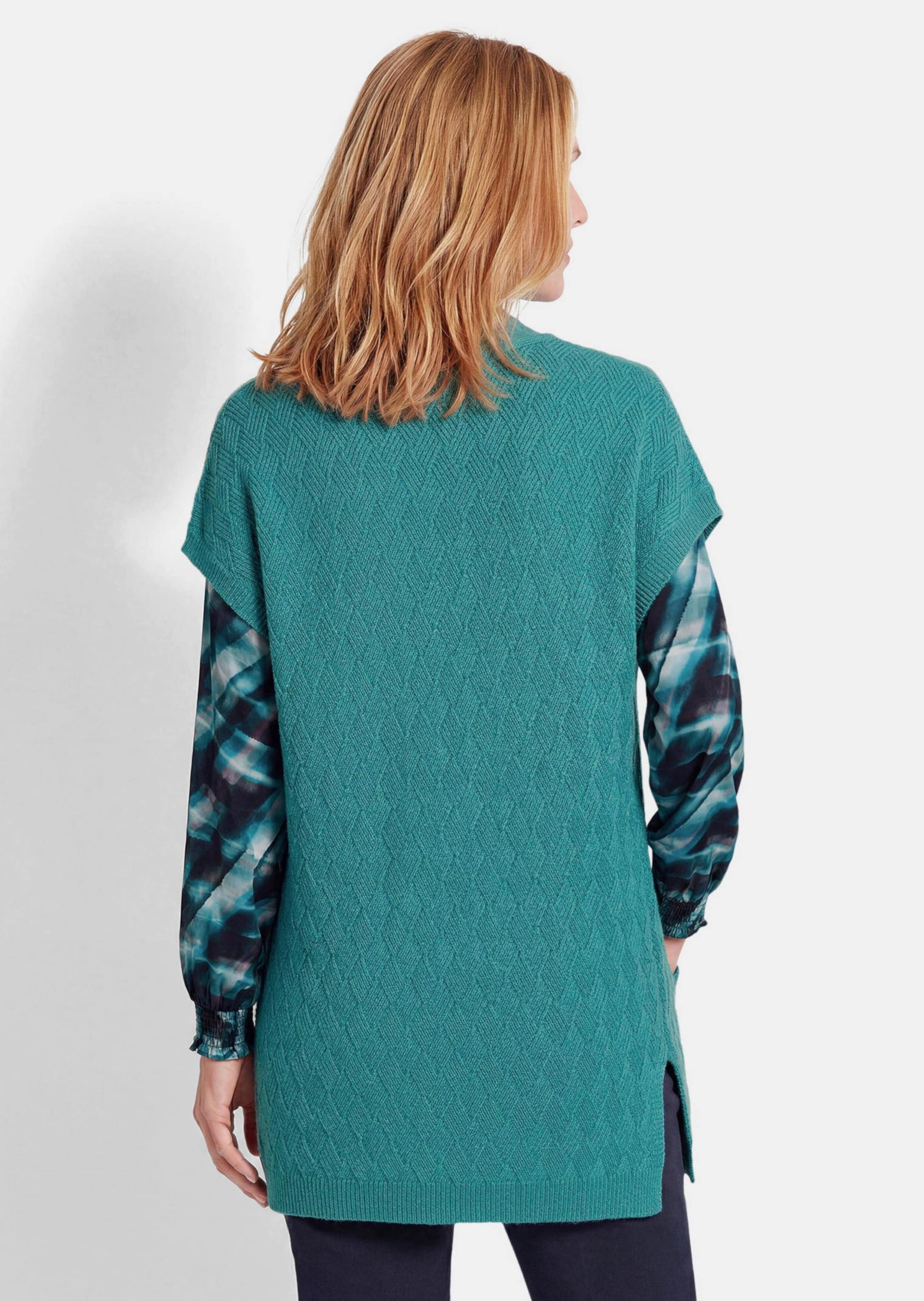 GOLDNER Strickjacke »Kurzgröße Strickweste mit Rautenmuster« seitliche Schlitzer