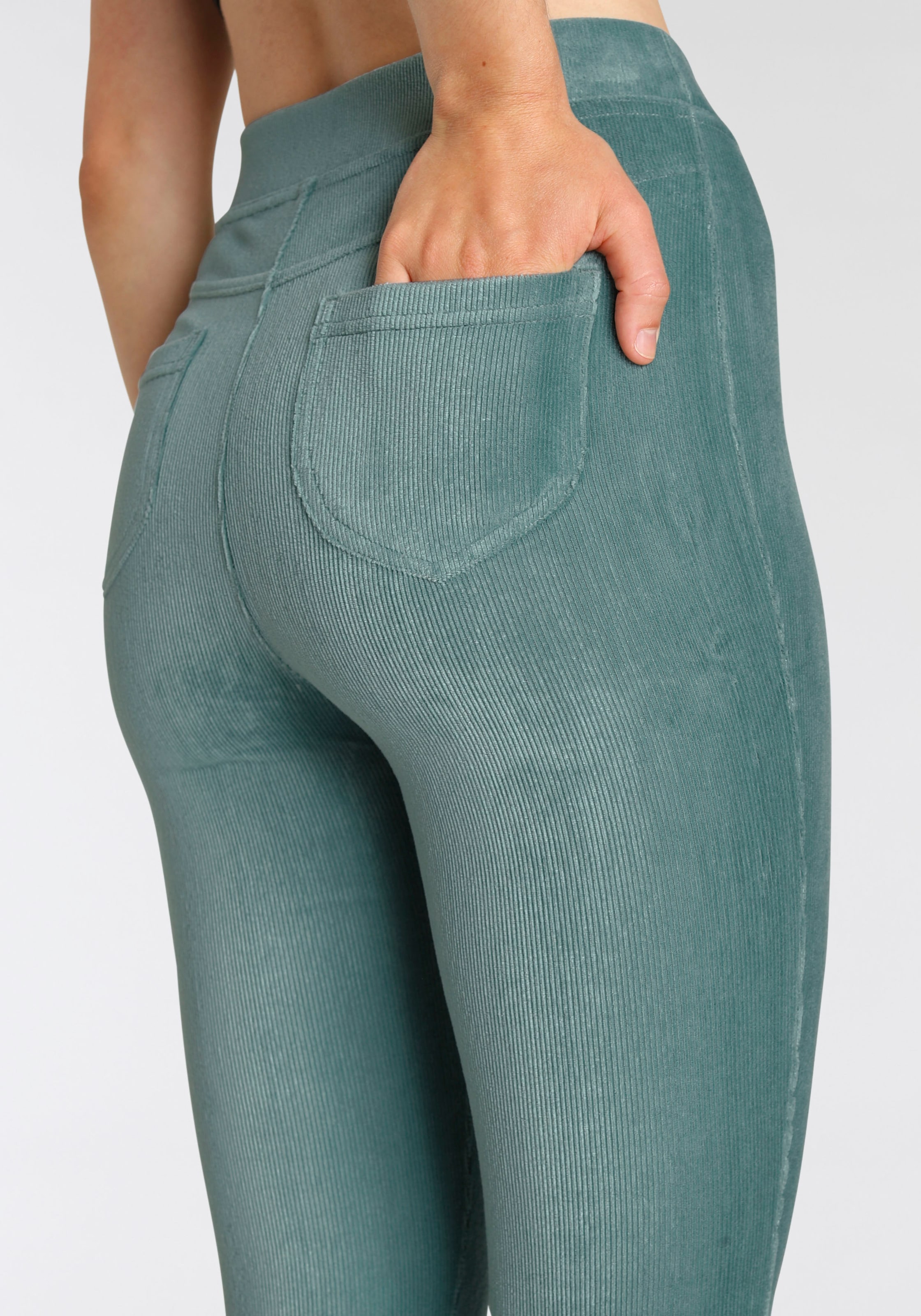 LASCANA Leggings, aus weichem Material in Cord-Optik, Loungewear