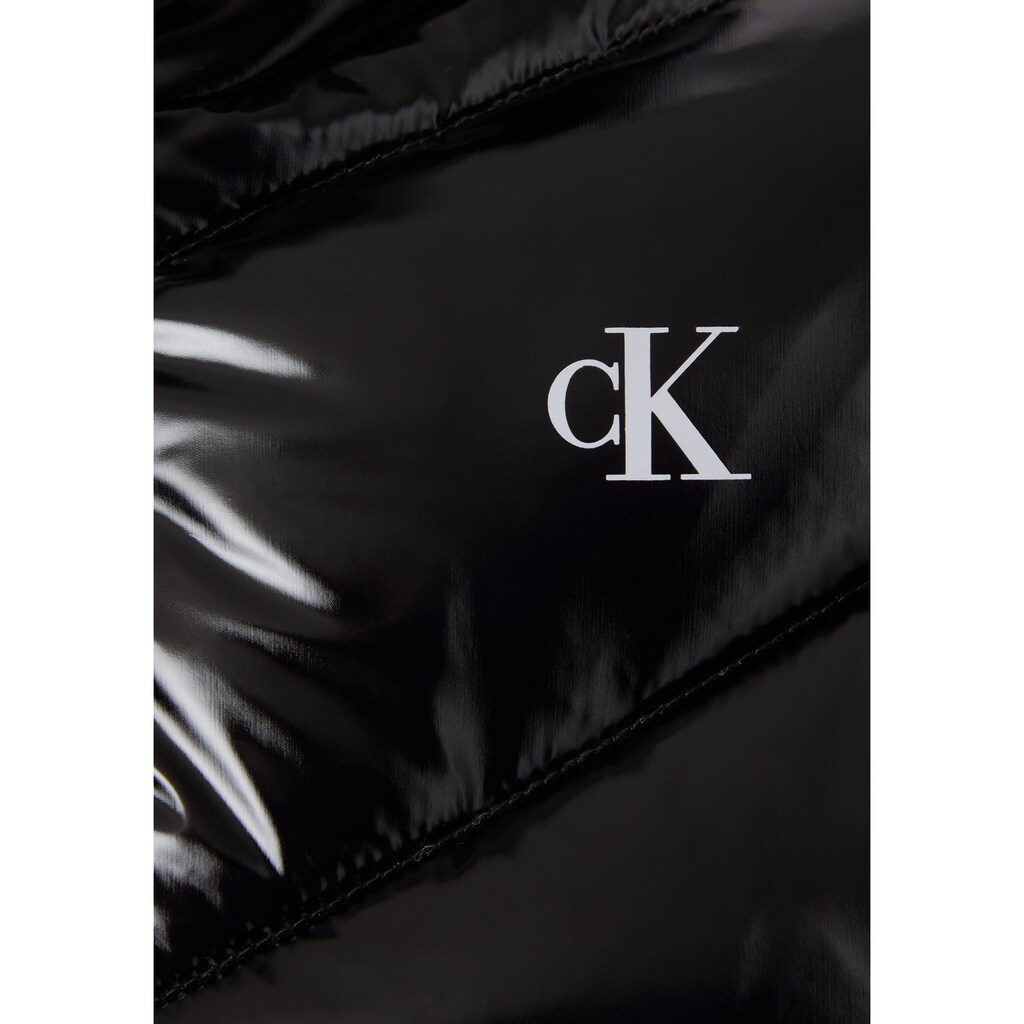 Calvin Klein Jeans Outdoorjacke »CHEVRON QUILT FITTED LW JACKET«, ohne Kapuze, mit Calvin Klein Jeans Logoschriftzug am Stehkragen
