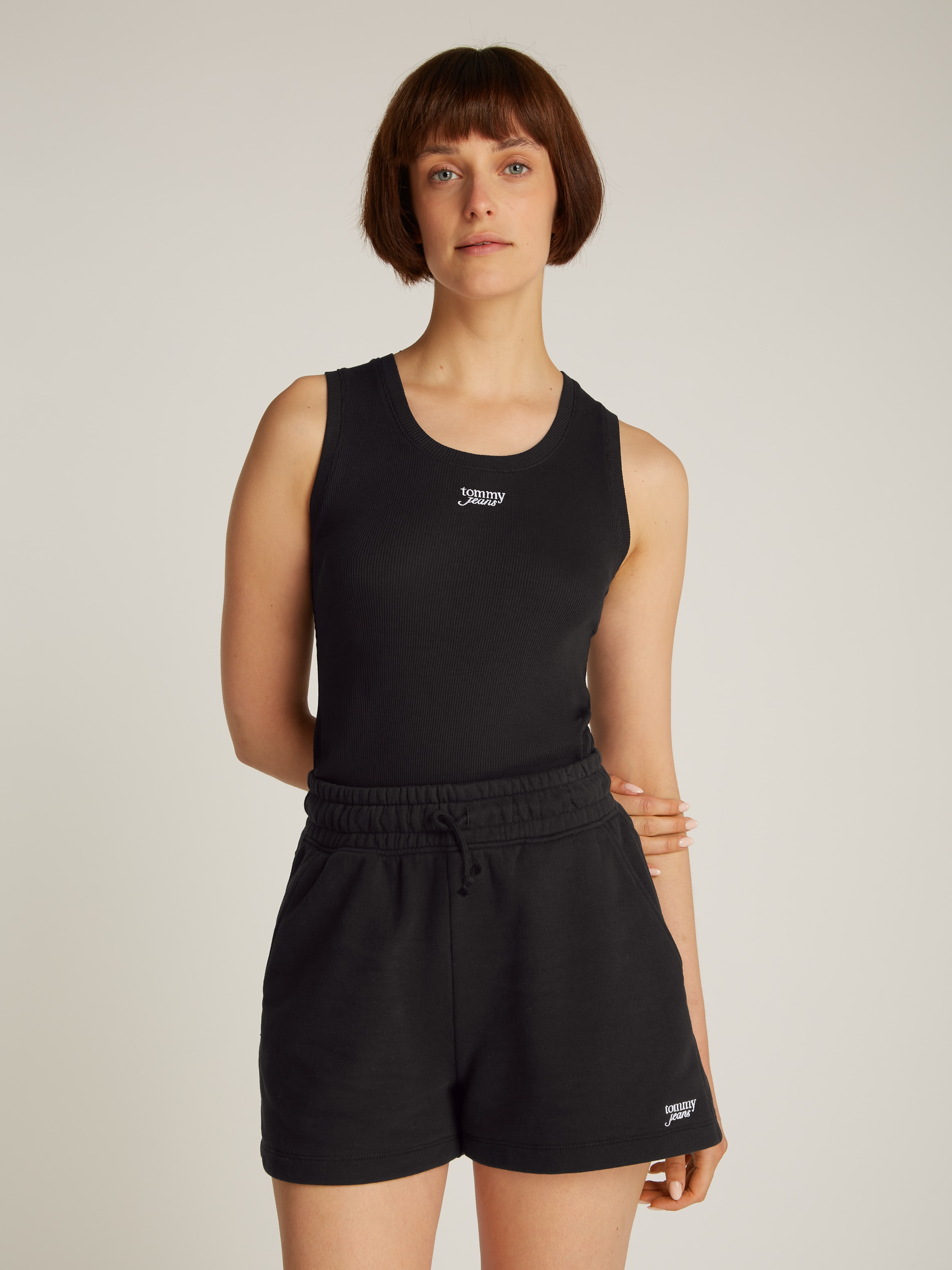 Tommy Jeans Tanktop »TJW SLIM SCRIPT RIB TANK TOP« mit Logostickerei