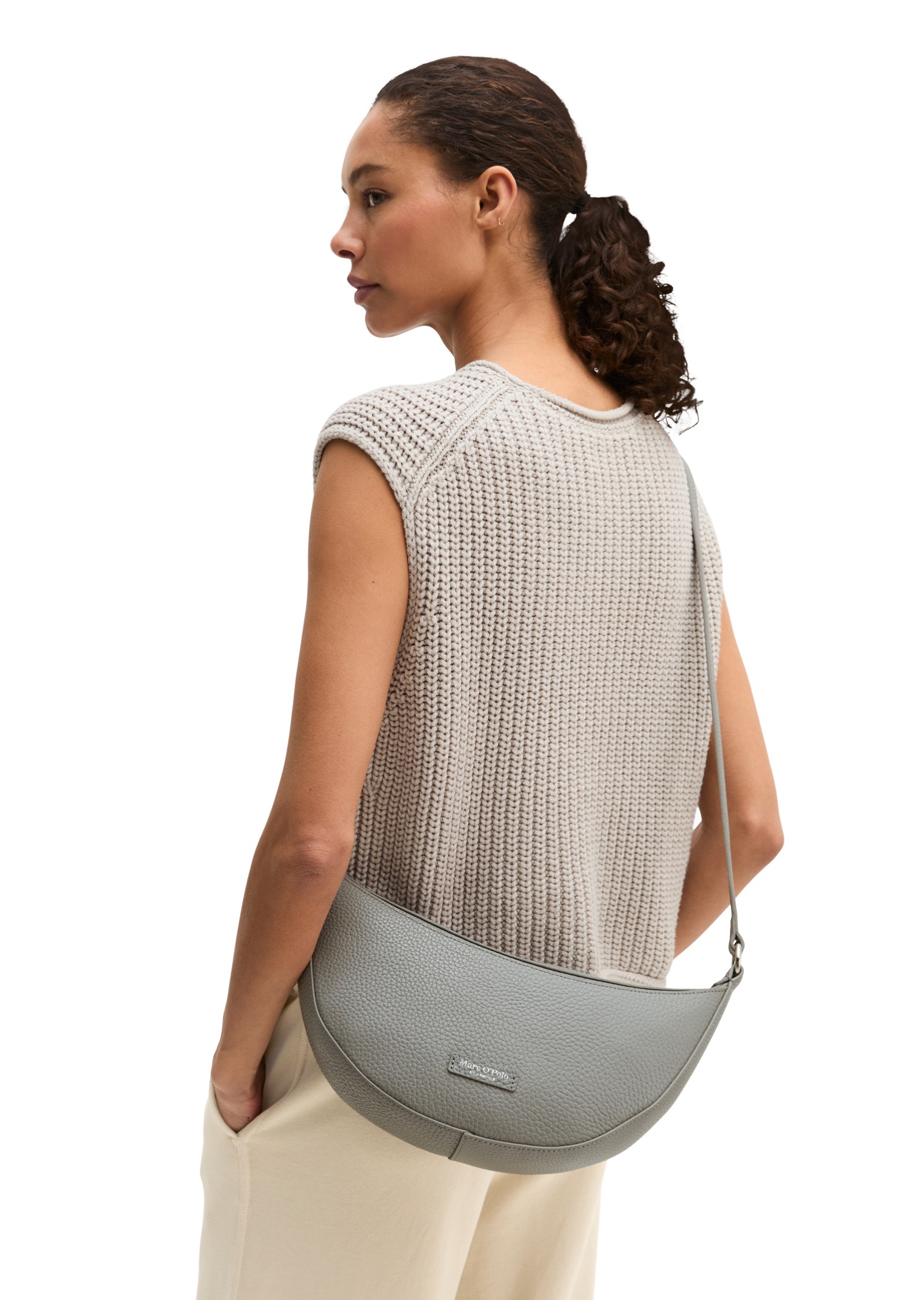 Marc O'Polo Umhängetasche »aus fein genarbtem Rindleder«