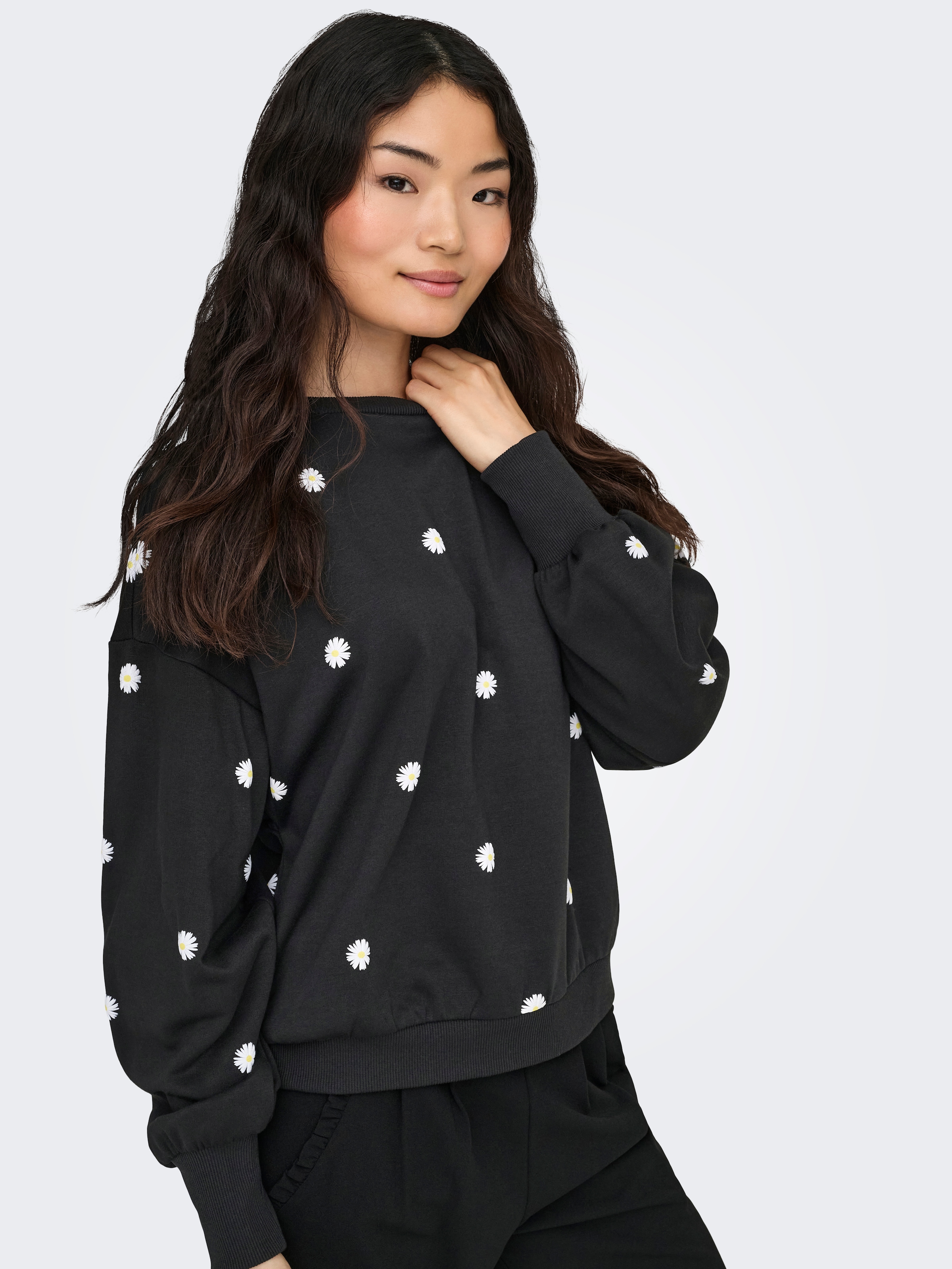 ONLY Onbrooke Long Sleeve Crewneck Sweatshirt Black Daisy Print M 4