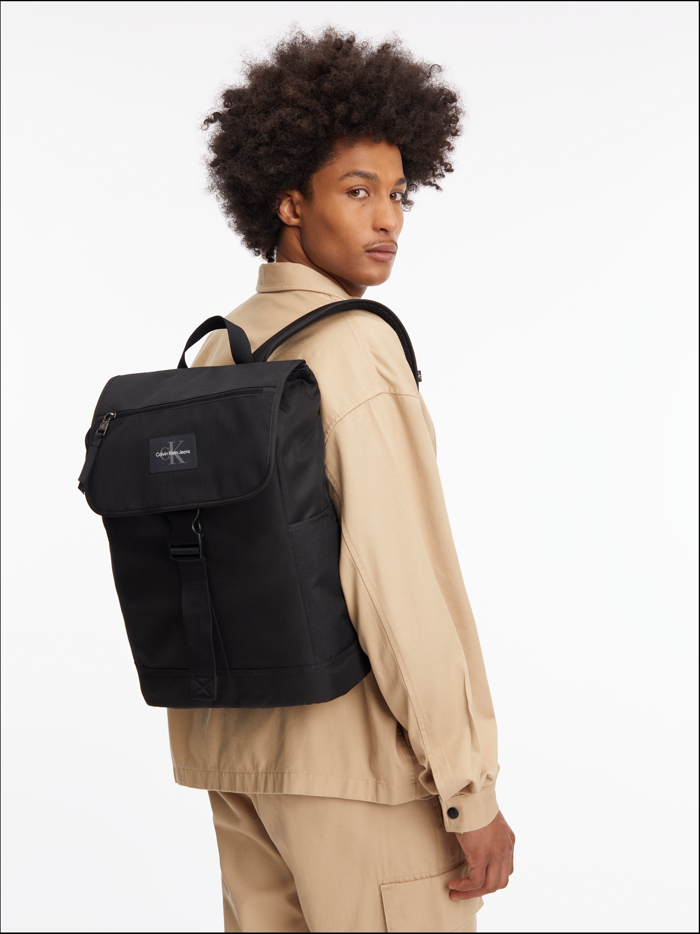 Calvin Klein Jeans Cityrucksack »SPORT ESSENTIALS FLAP BP43 CB«, mit  gepolstertem Rücken online bestellen | BAUR