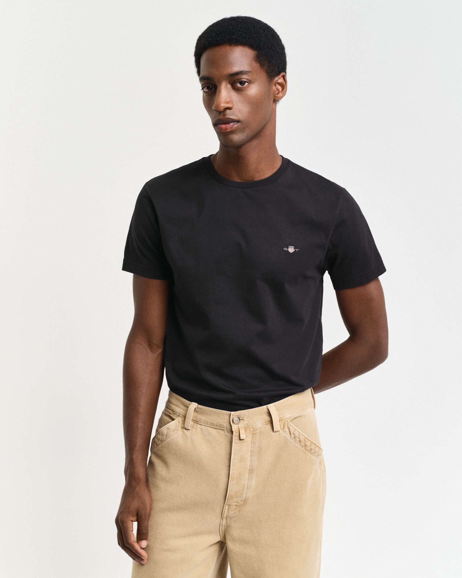 Gant T-Shirt »SLIM SHIELD SS T-SHIRT«, mit Logostickerei auf der Brust