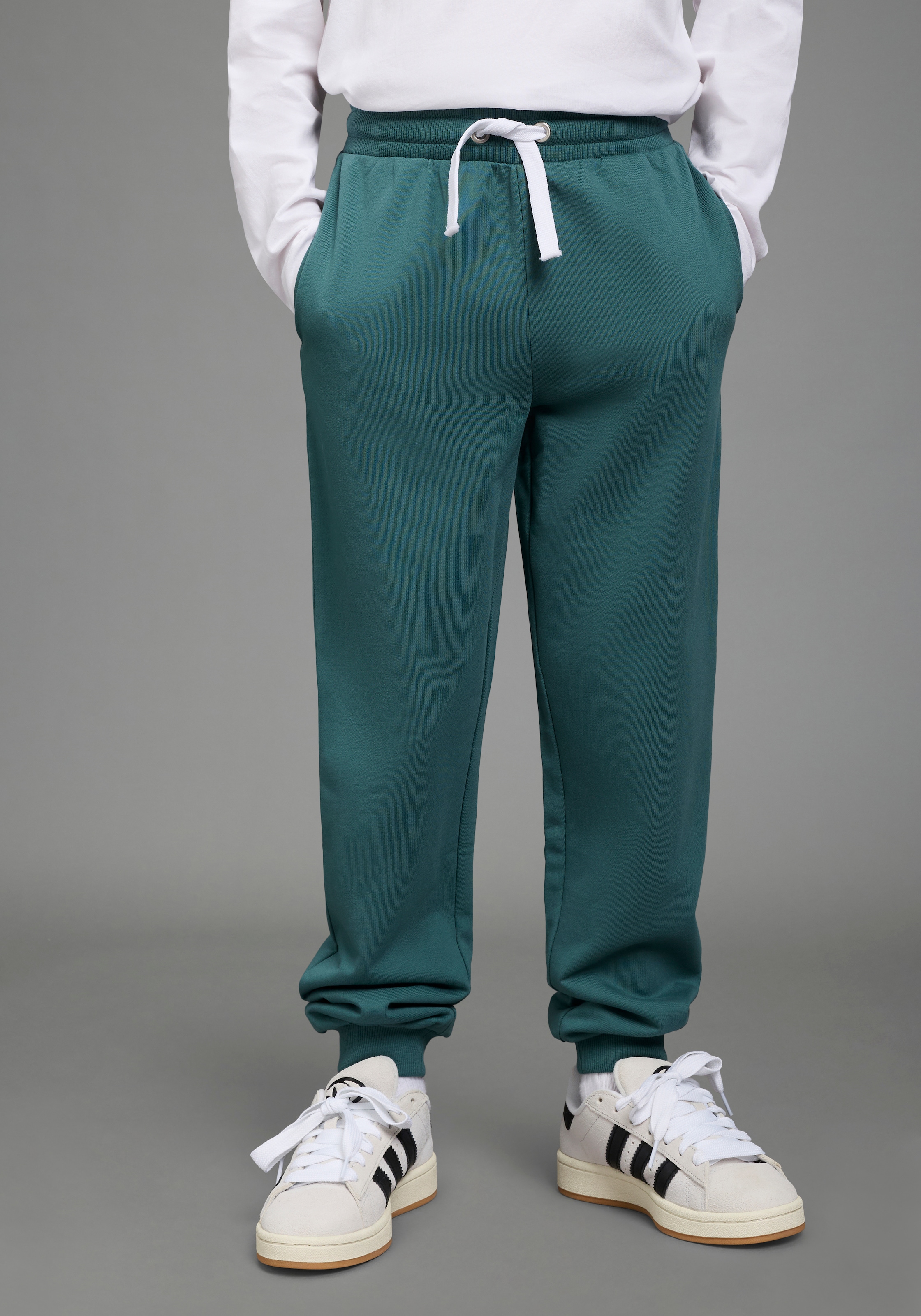 KIDSWORLD Sweathose »2er Pack Jogginghosen«  2 Jogginghosen in einer Packung, lockere Passform