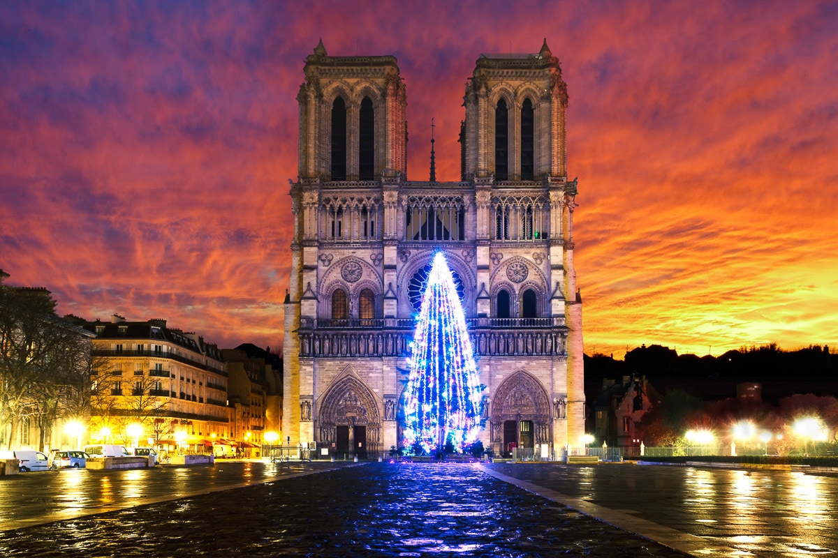 Papermoon Fototapete »Notre Dame Sonnenaufgang«