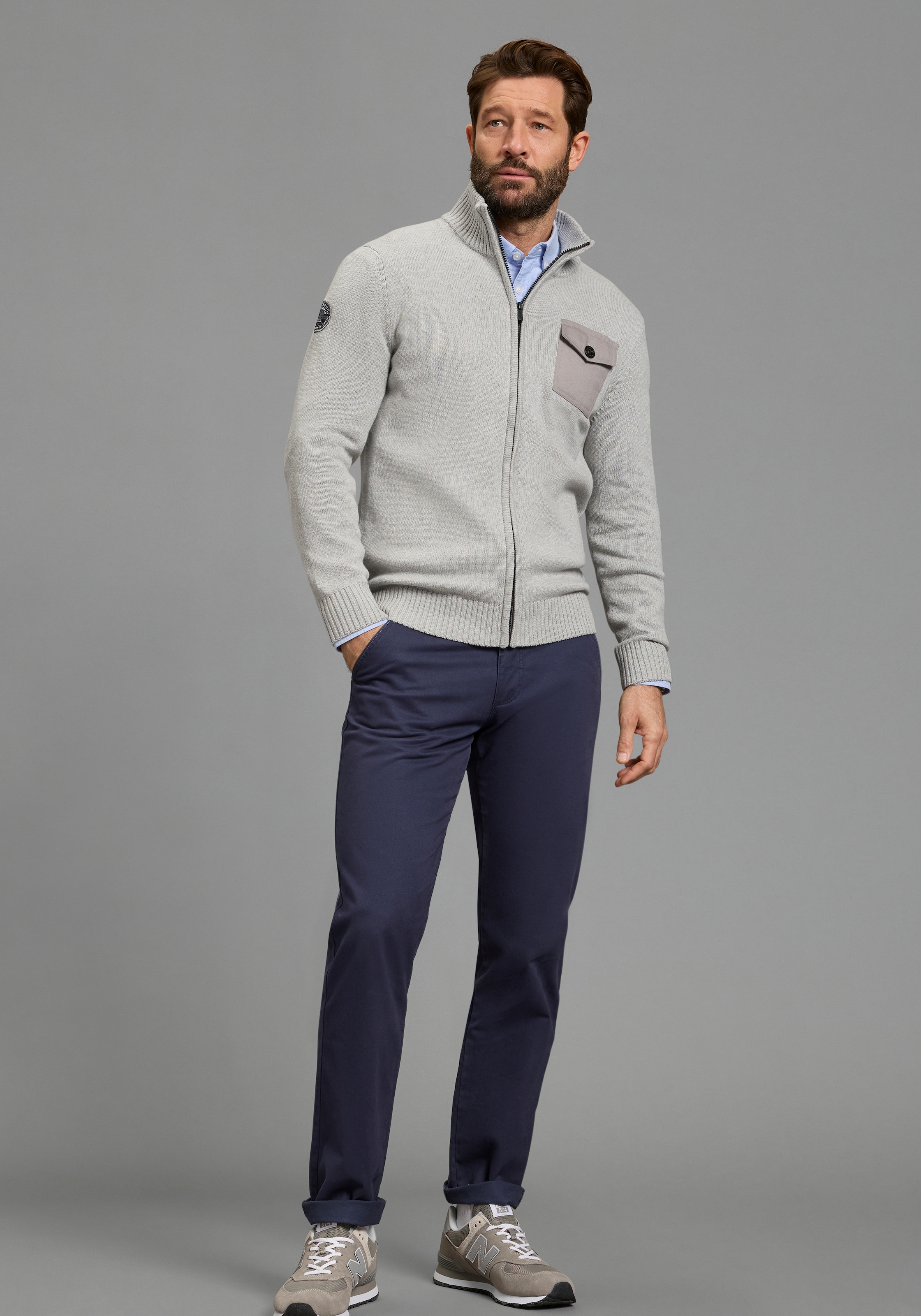 Mans World Strickjacke "Neue Kollektion Highlight mit Tasche und Badge" cas günstig online kaufen