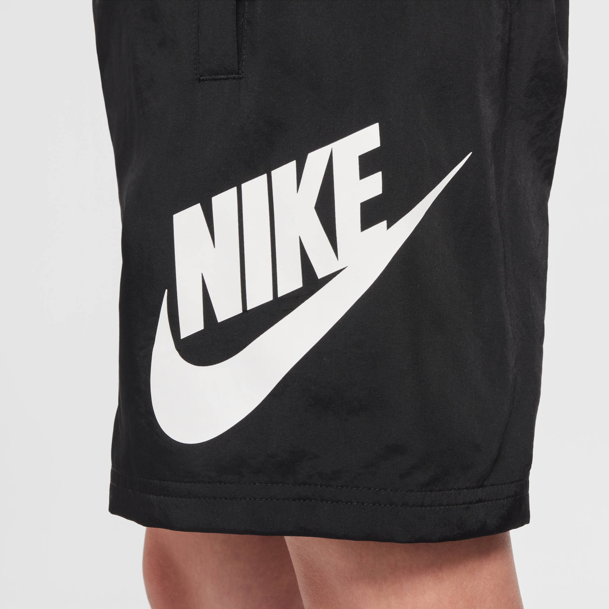 Nike Sportswear Trainingsshorts »K NSW CLUB WVN SHORT 6IN HBR«  Für Kinder und Jugendliche