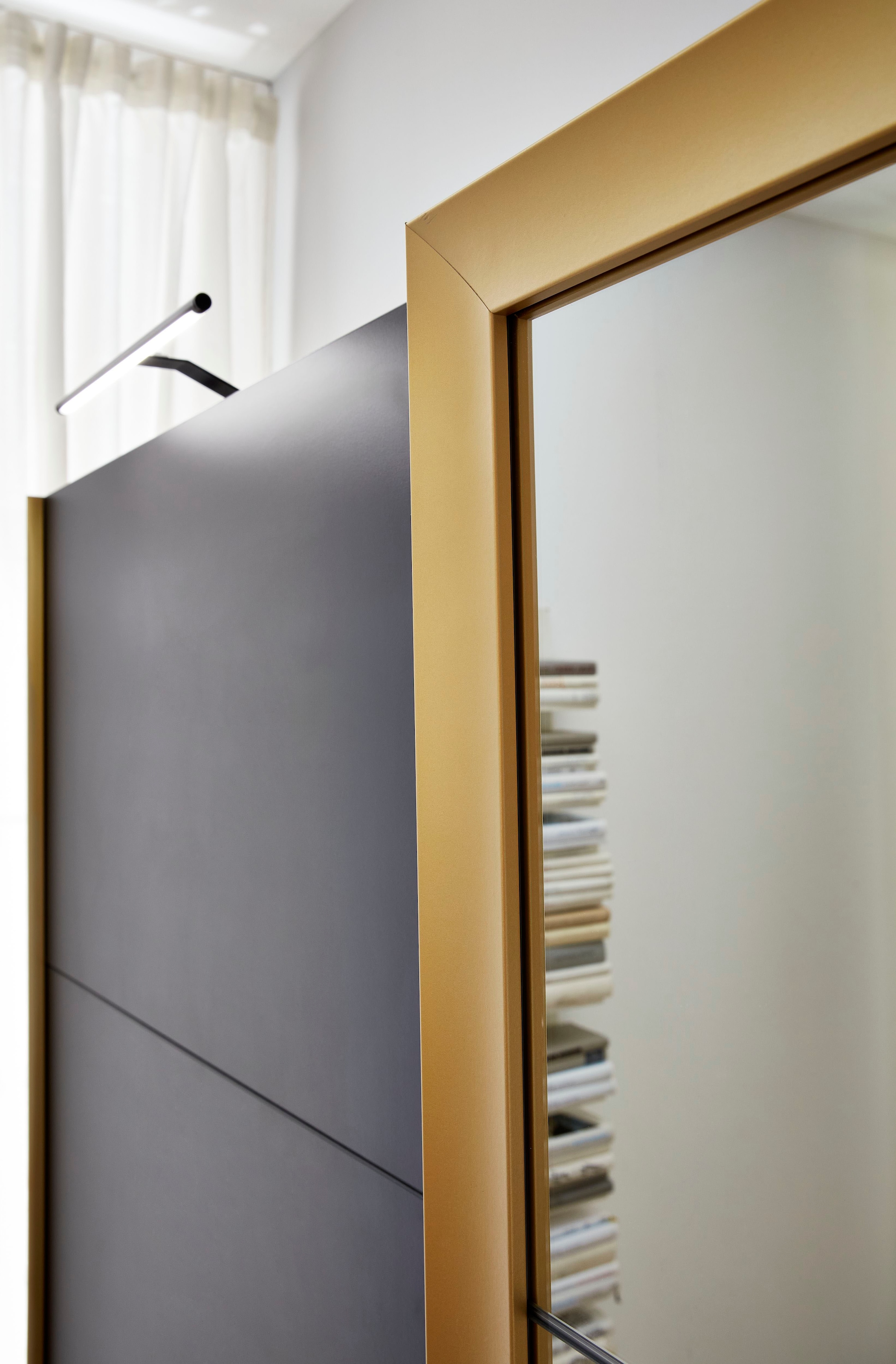 Wimex Schwebetürenschrank »Katar, Kleiderschrank erhältlich in den Breiten 225cm und 270cm« inkl. Spiegel, Akzente in Gold