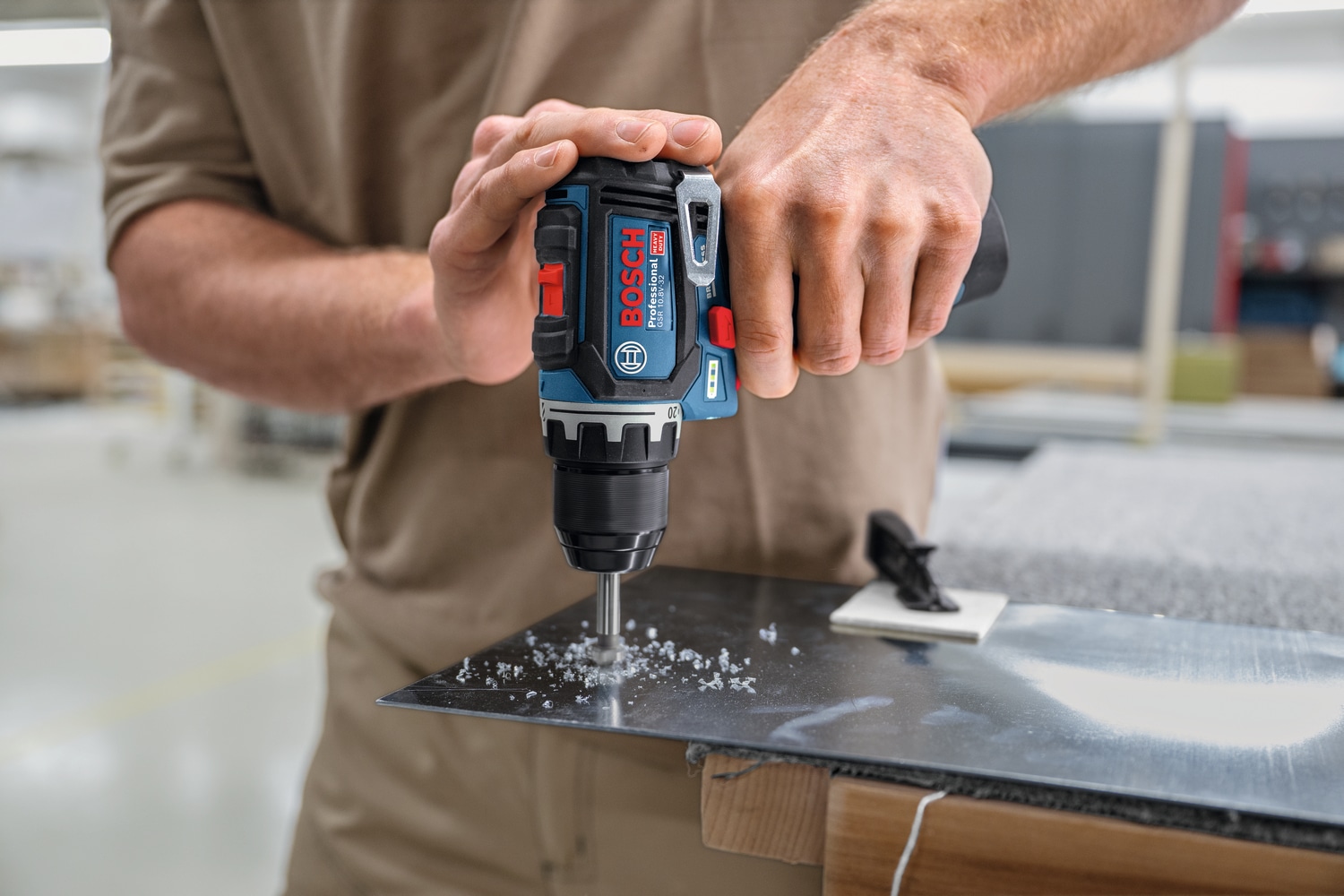 Bosch Professional Akku-Bohrschrauber »GSR 12V-32« Set,  inkl. 2 Akkus, Ladegerät, 36-tlg. Zubehörset und Tasche