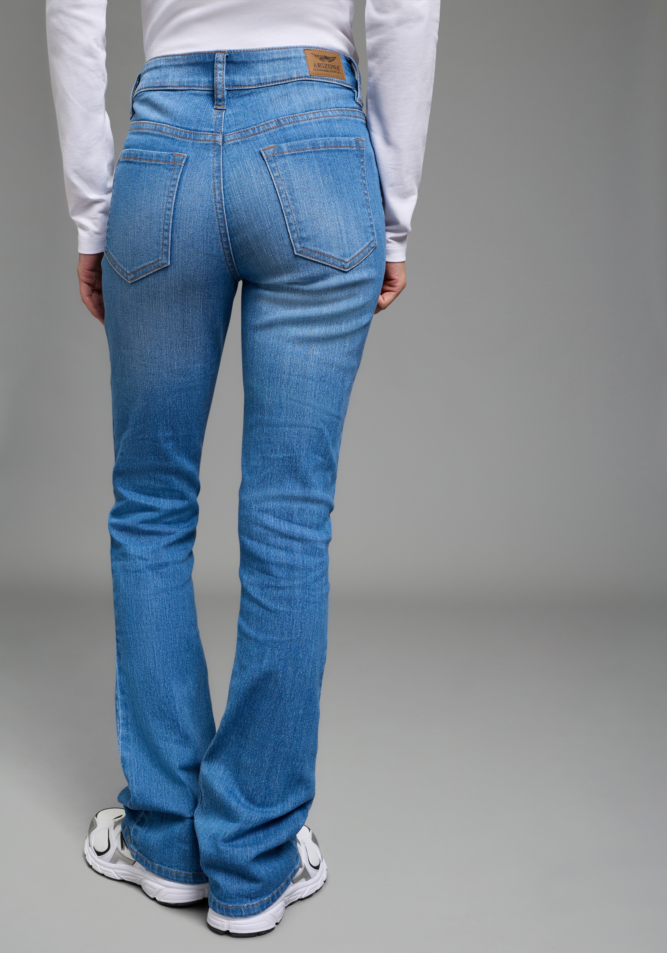 Arizona Bootcut-Jeans "Baby-Boot" Bootcut-Stil, figurbetonte Passform, mit günstig online kaufen
