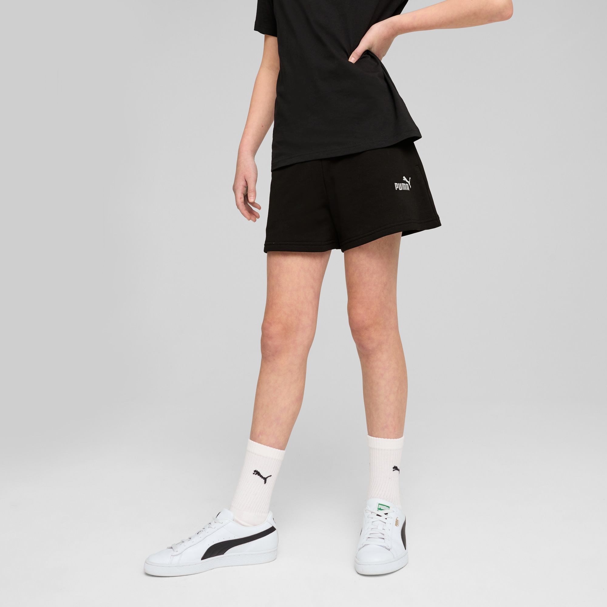 PUMA Trainingsshorts "ESS SMALL NO 1 LOGO SHORTS TR G" Regular Fit, mit geripptem Bund, mit Seitenschlitzen