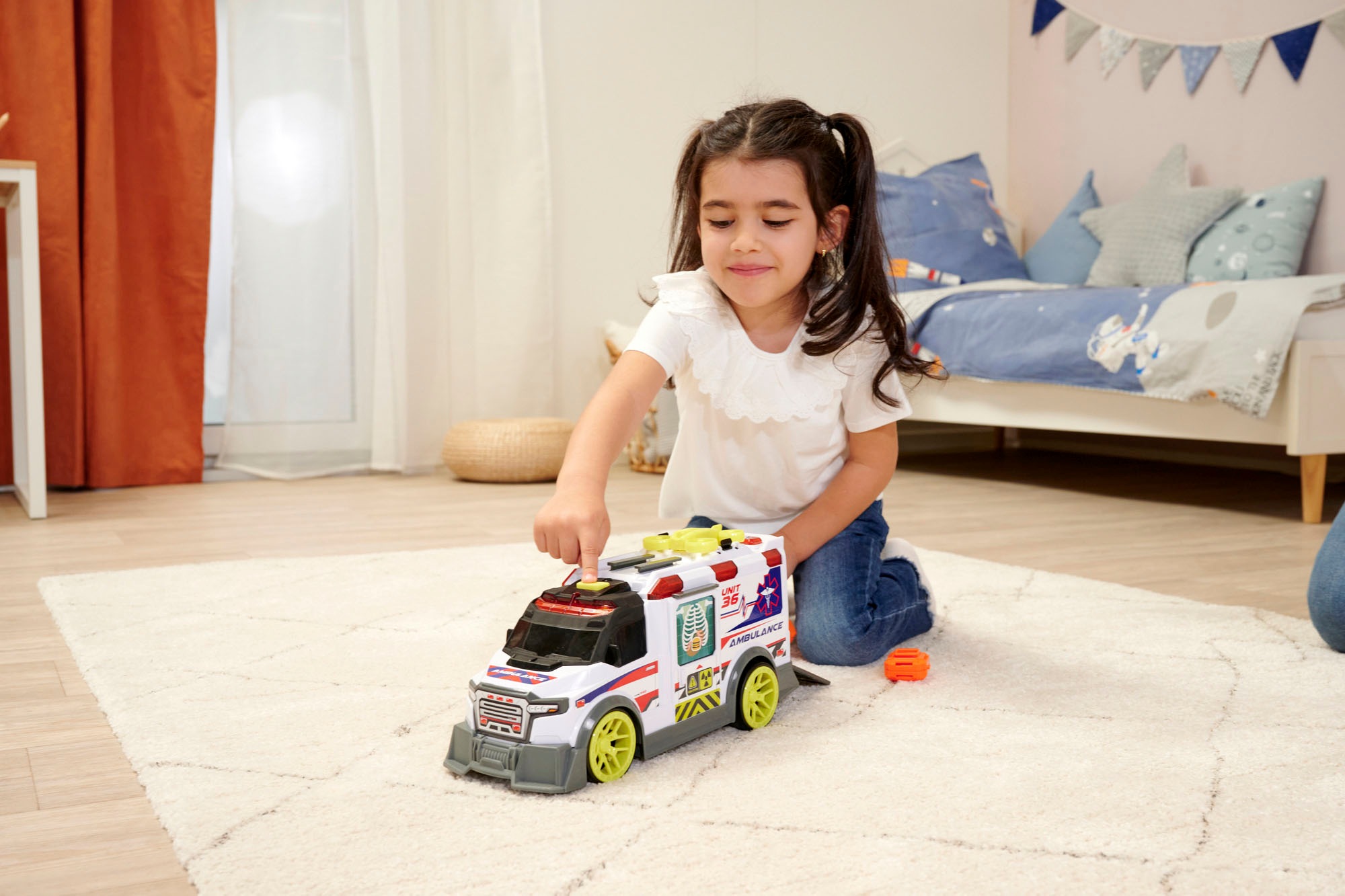Dickie Toys Spielzeug-Krankenwagen »Ambulance«, mit Licht & Sound