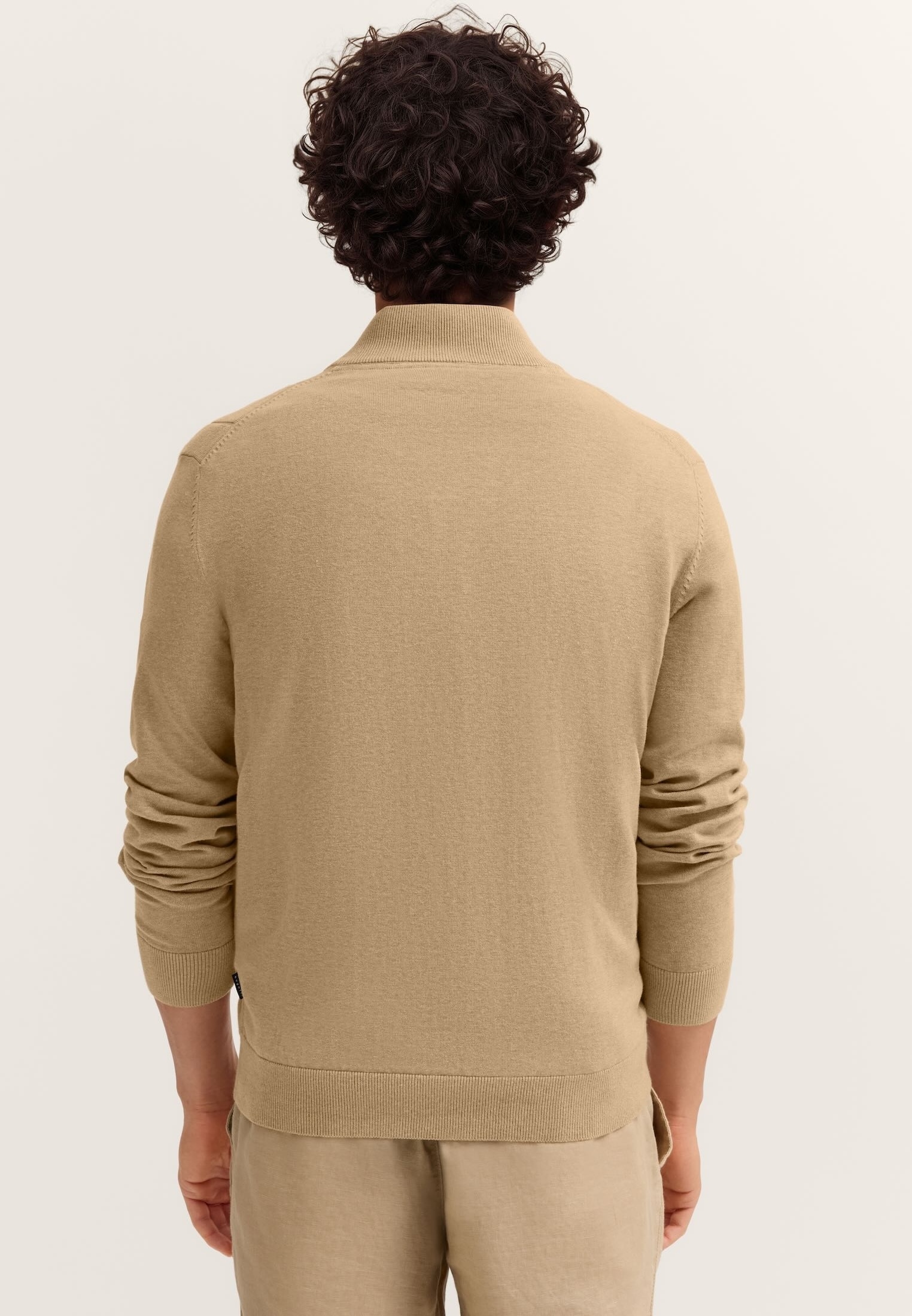 bugatti Strickjacke »Regular Fit« mit Streifen in 3D-Optik