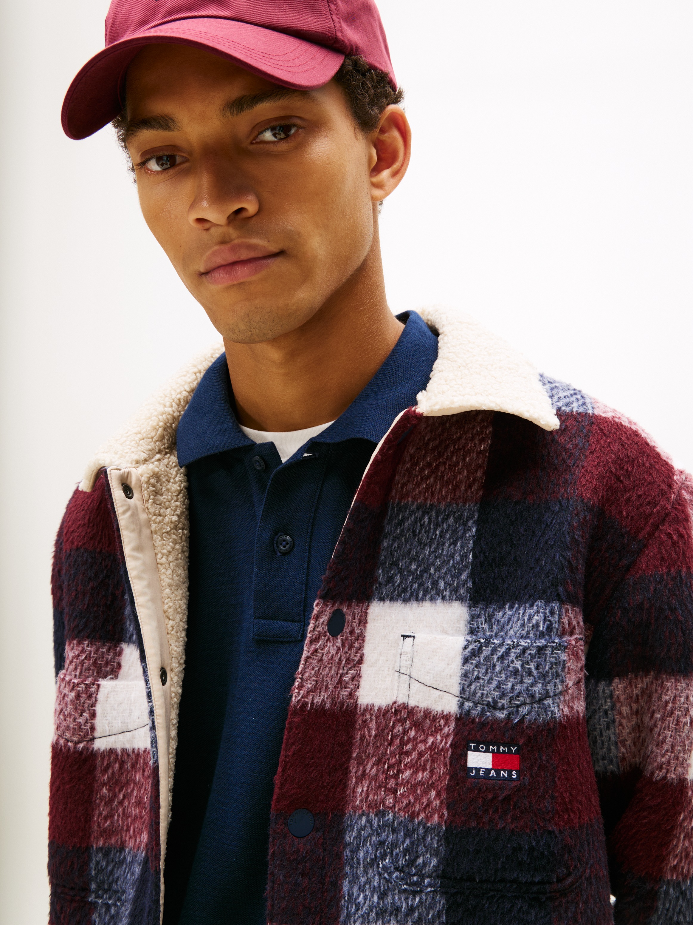 Tommy Jeans Karohemd »CHECK TEDDY OVERSHIRT«, Regular fit mit Rundhalsausschnitt