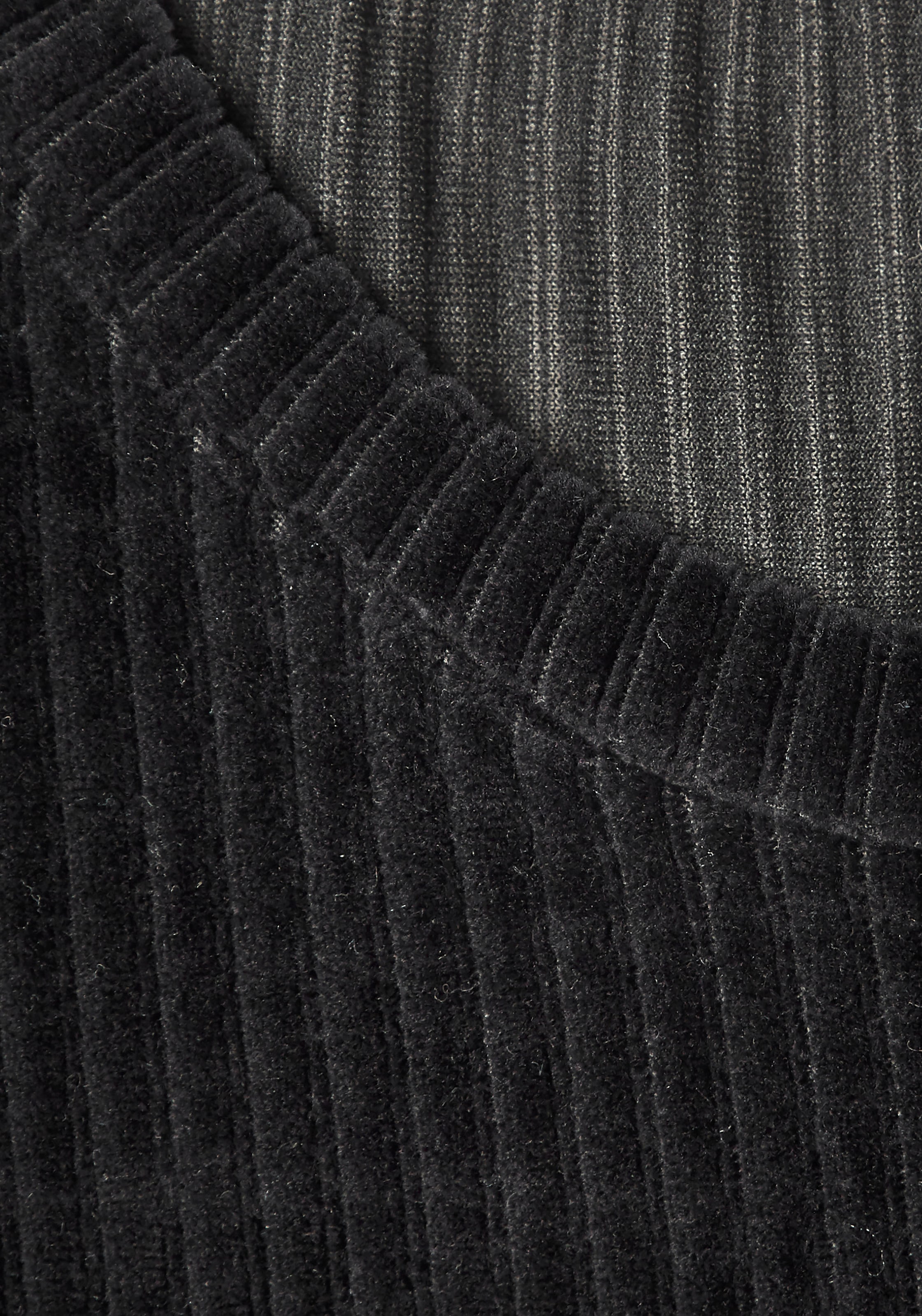 Buffalo Langarmshirt mit weicher Cord-Struktur