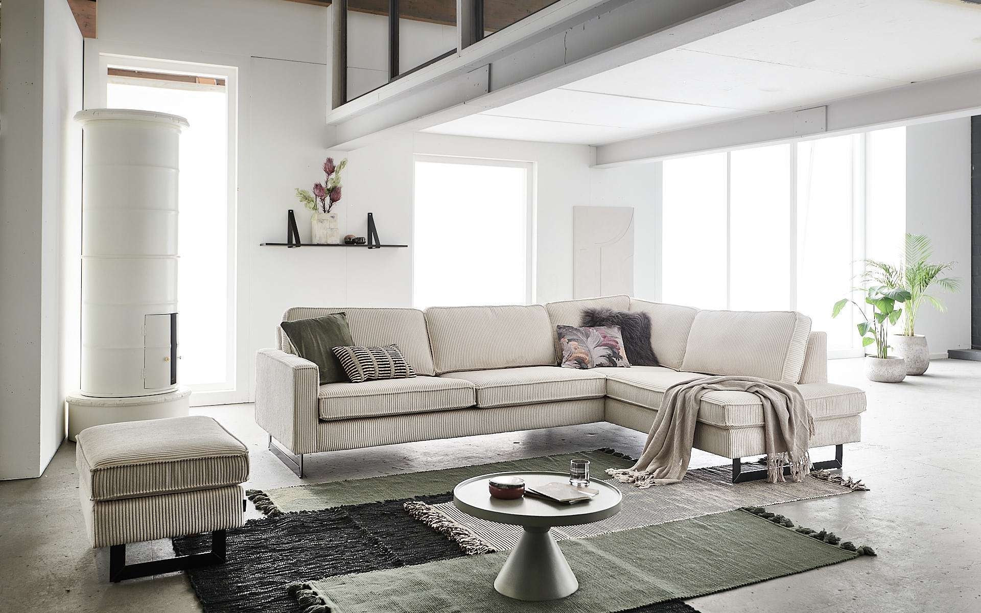 OTTO home Ecksofa "Pinto, 290 cm, Cord, Chenille, Lederoptik, Ottomane links / rechts" mit Keder, schwarze Metallfüße, Wellenunterfederung