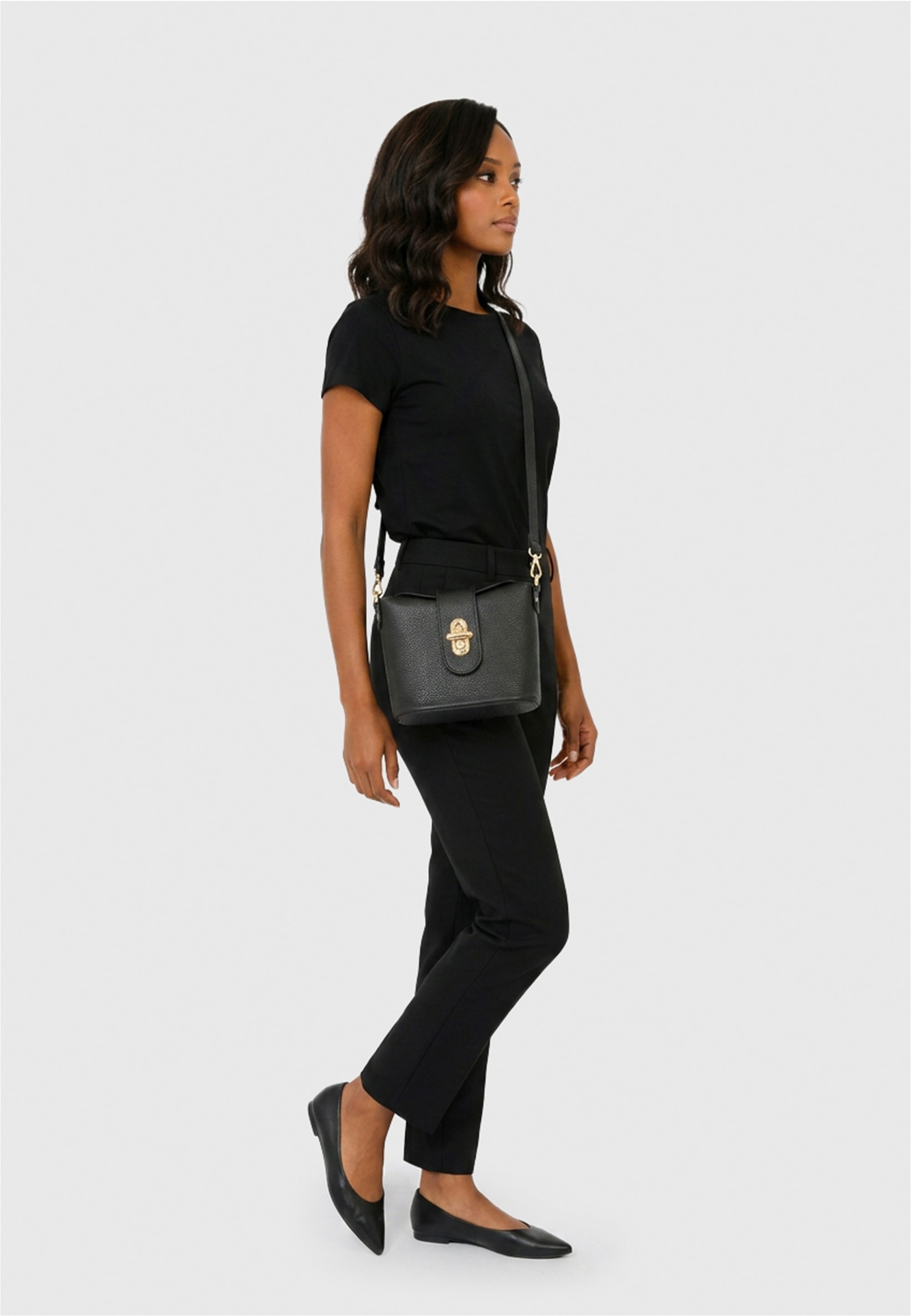Harpa Schultertasche »KHLOE« in elegantem Design mit Drehverschluss
