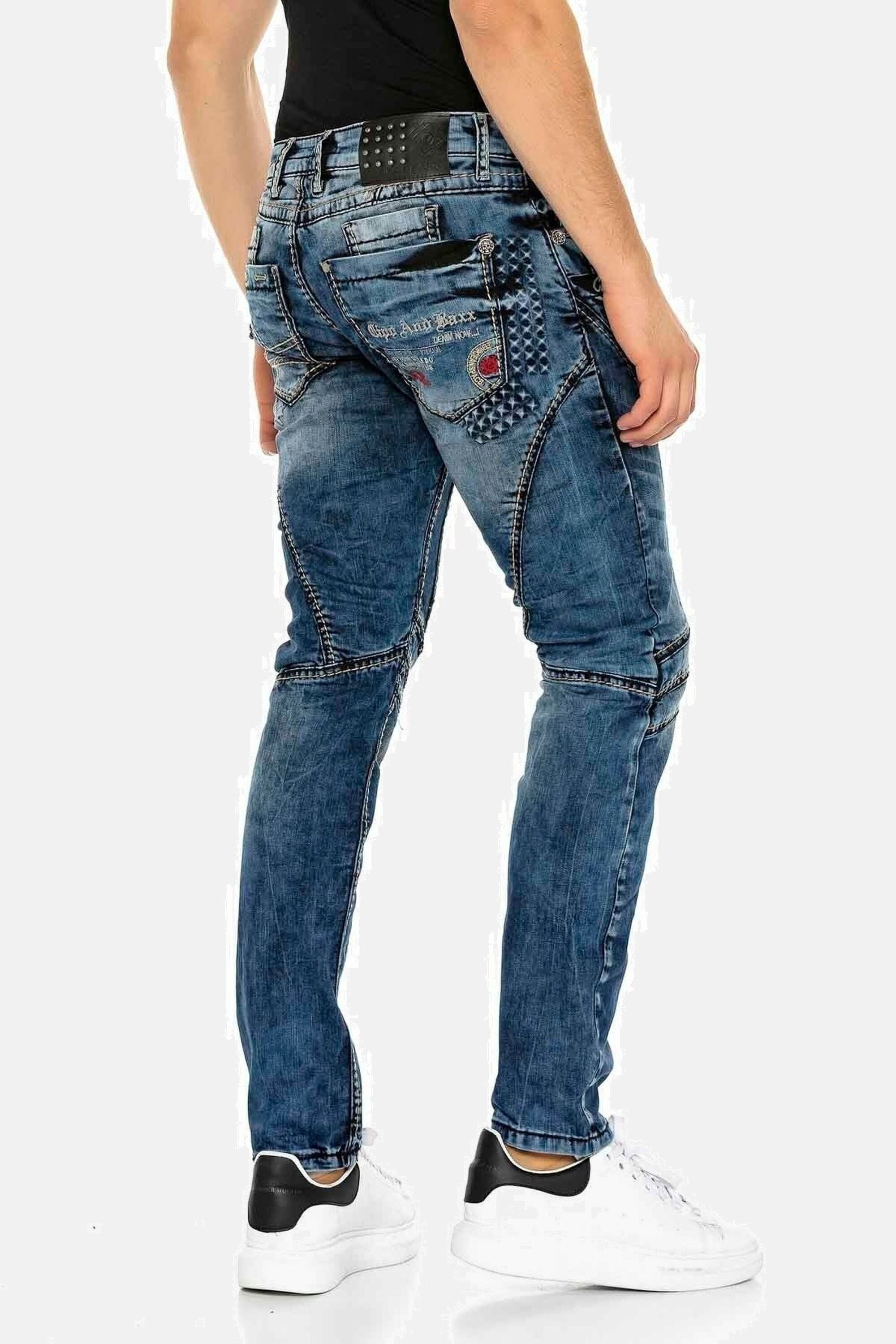Cipo & Baxx Straight-Jeans »Jeans«, mit rockigen Ziernähten, CD-418