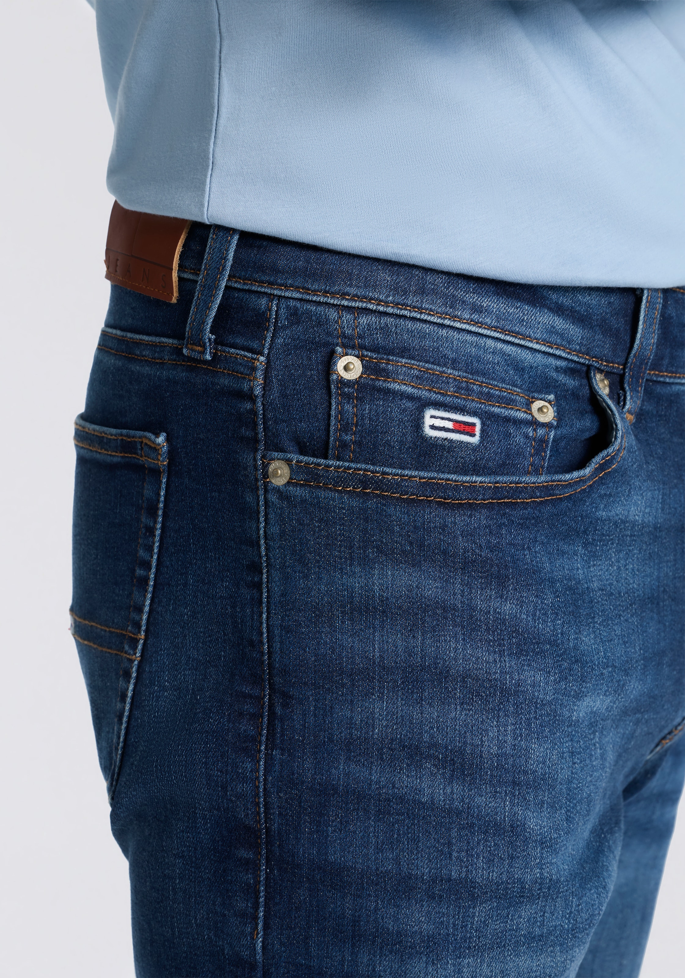 Tommy Jeans Slim-fit-Jeans »Austin Slim Tapered«, zum Knöchel hin schmaler werdende Jeans mit mittlerer Leibhöhe