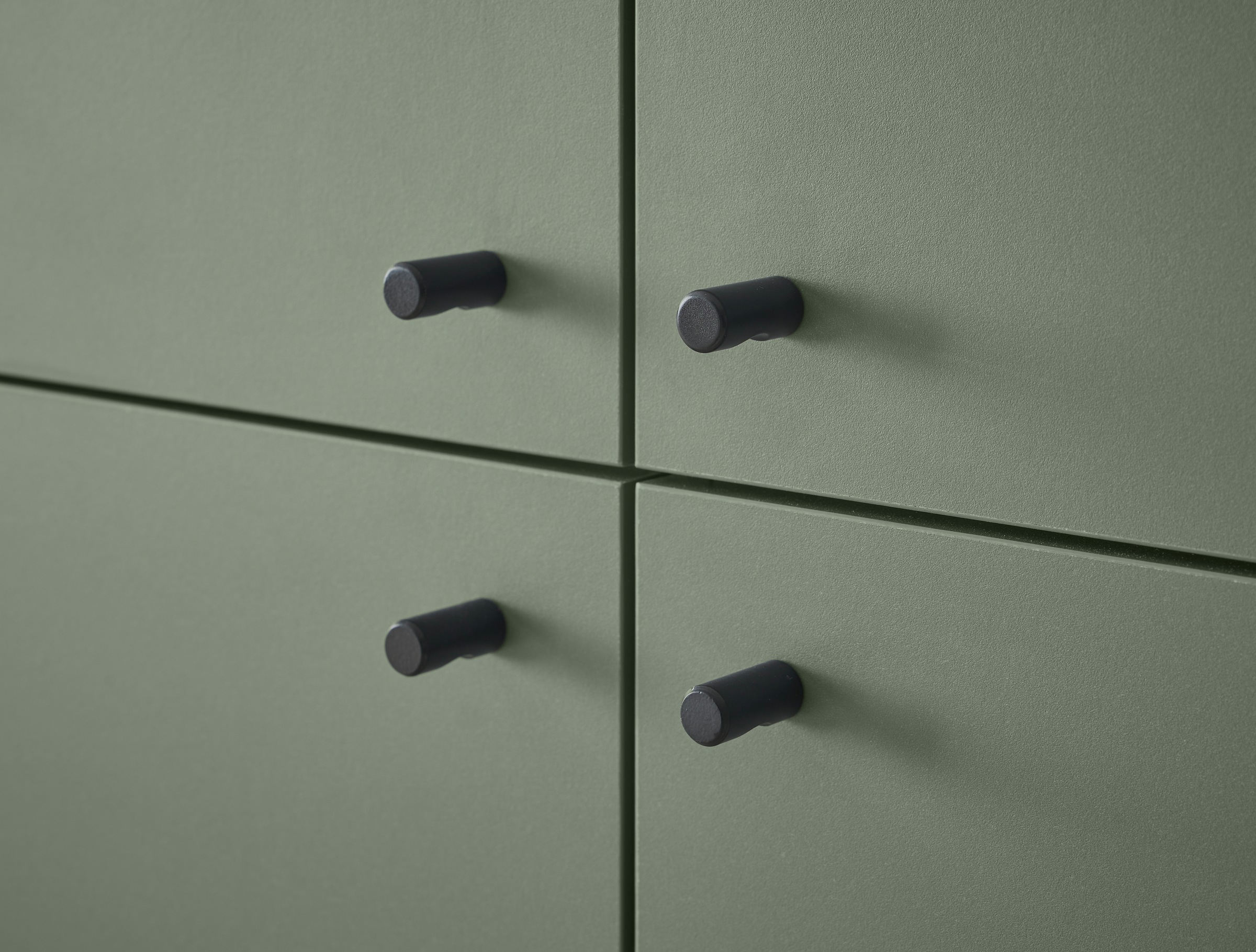 INOSIGN Highboard »MAVAS«, in moderner Trendfarbe, Griffe aus Metall (Schwarz), Höhe 134 cm