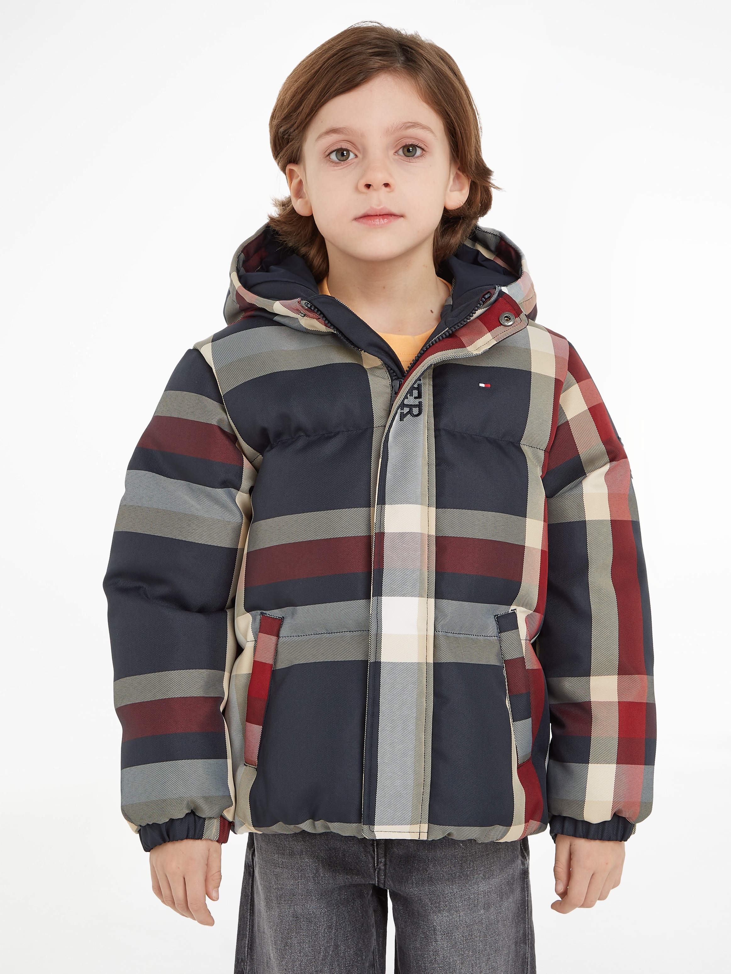 Tommy Hilfiger Winterjacke »GLOBAL im kaufen Kapuze, modischem mit CHECK BAUR Karodessin PUFFER«, | online STRIPE