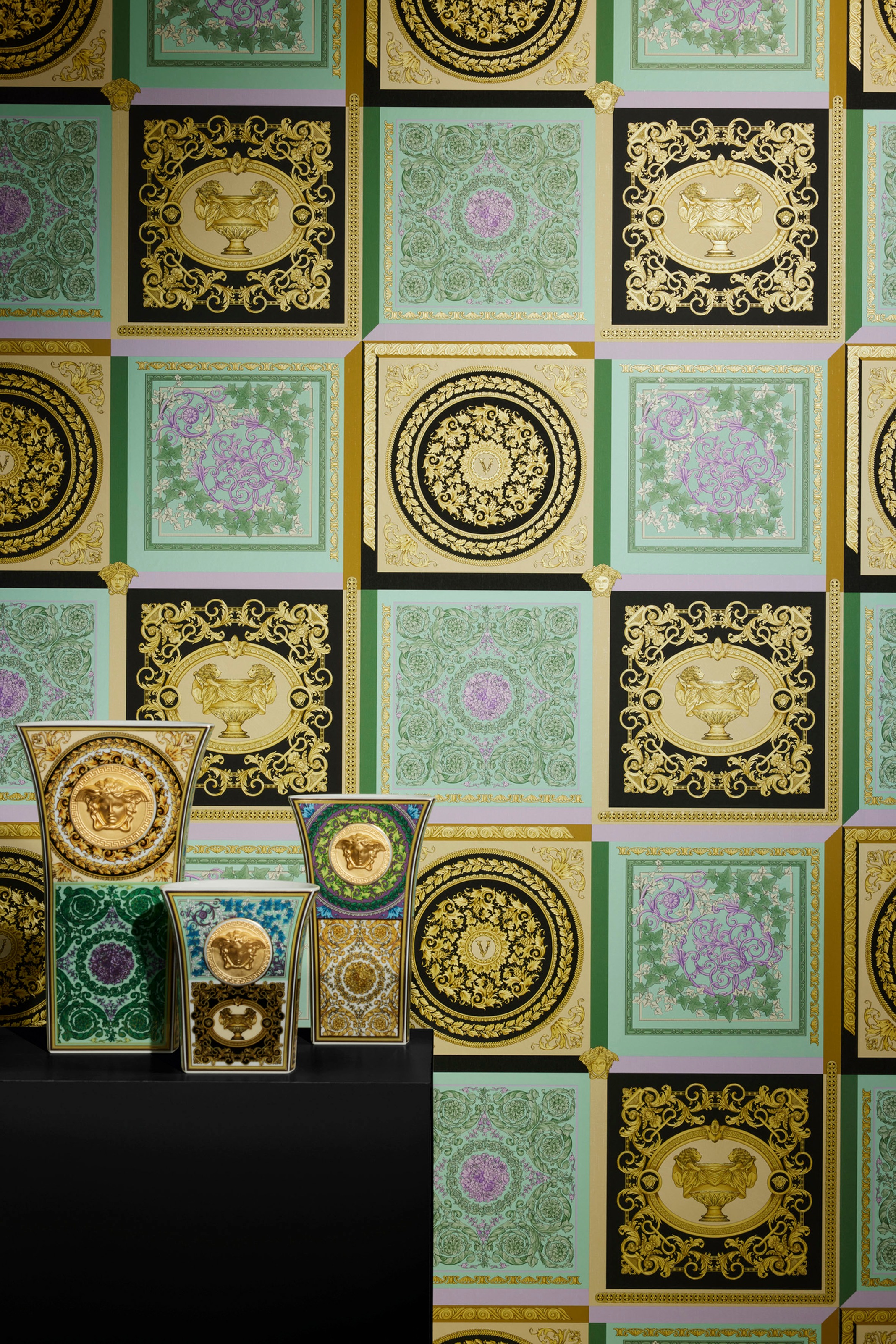 Versace Vliestapete »Wallpaper Versace 5 Design Patchwork«, leicht glänzend-gemustert-abstrakt, auffallende Fliesen-Tapete Tapeten Wohnzimmer Schlafzimmer Küche Optik