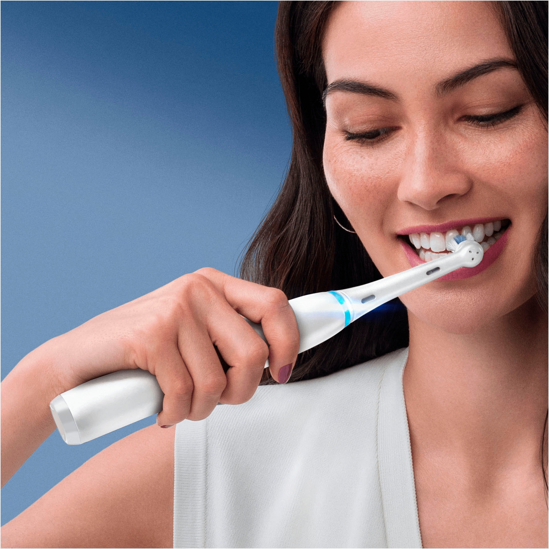 Oral-B Elektrische Zahnbürste »iO Series 7N mit 2. Handstück«, 2 St. Aufsteckbürsten, Magnet-Technologie